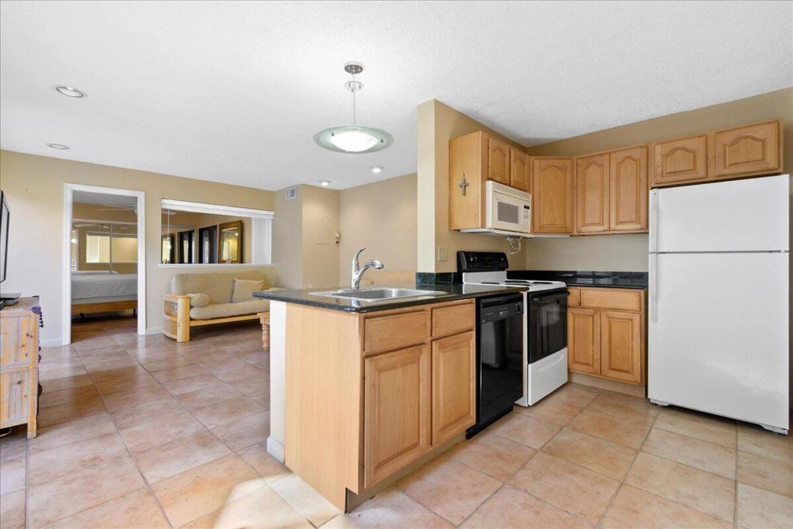 SEA LOFTERS CONDO - Residential