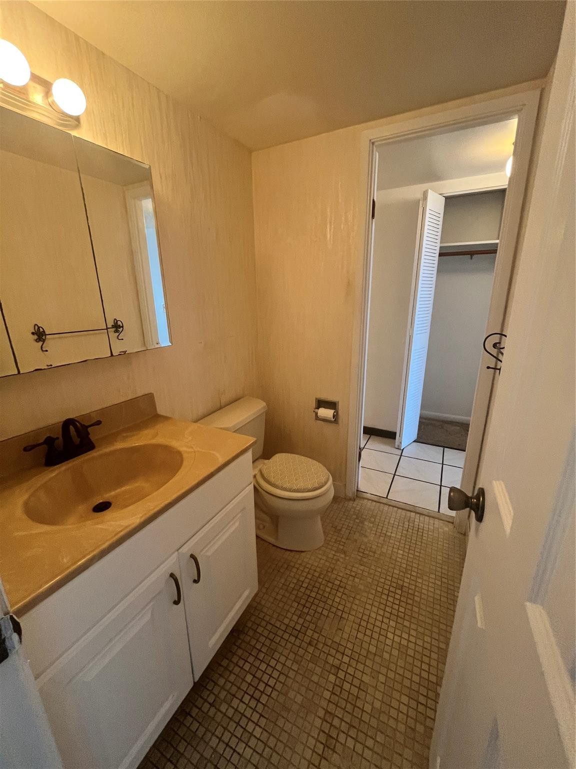 STRATFORD HOUSE CONDO - Residential