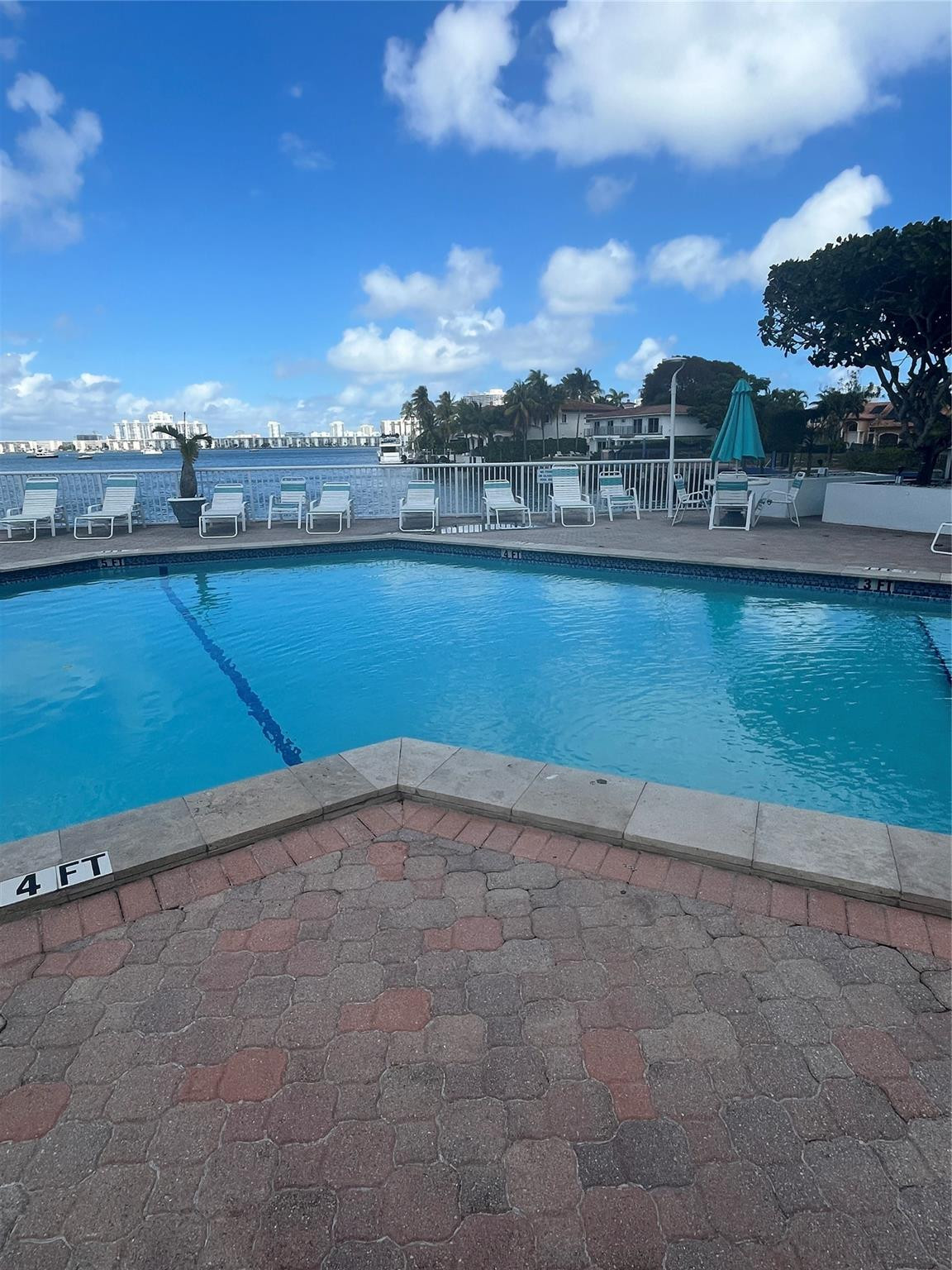 STRATFORD HOUSE CONDO - Residential