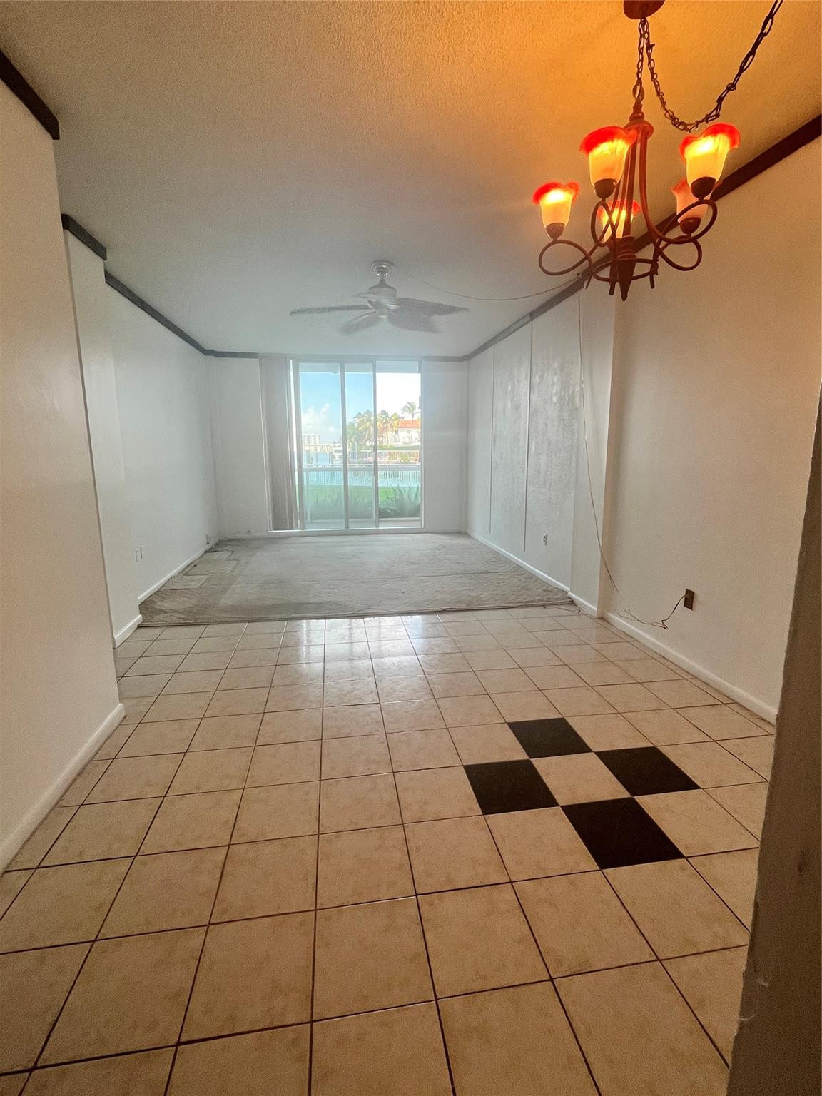 STRATFORD HOUSE CONDO - Residential