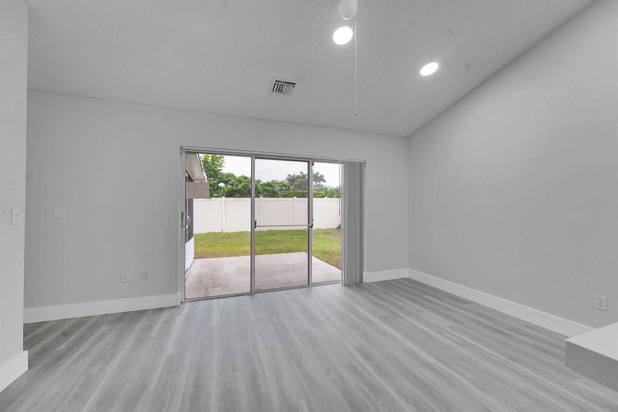 MEADOWLAND COVE 2 OF WELL - Residential