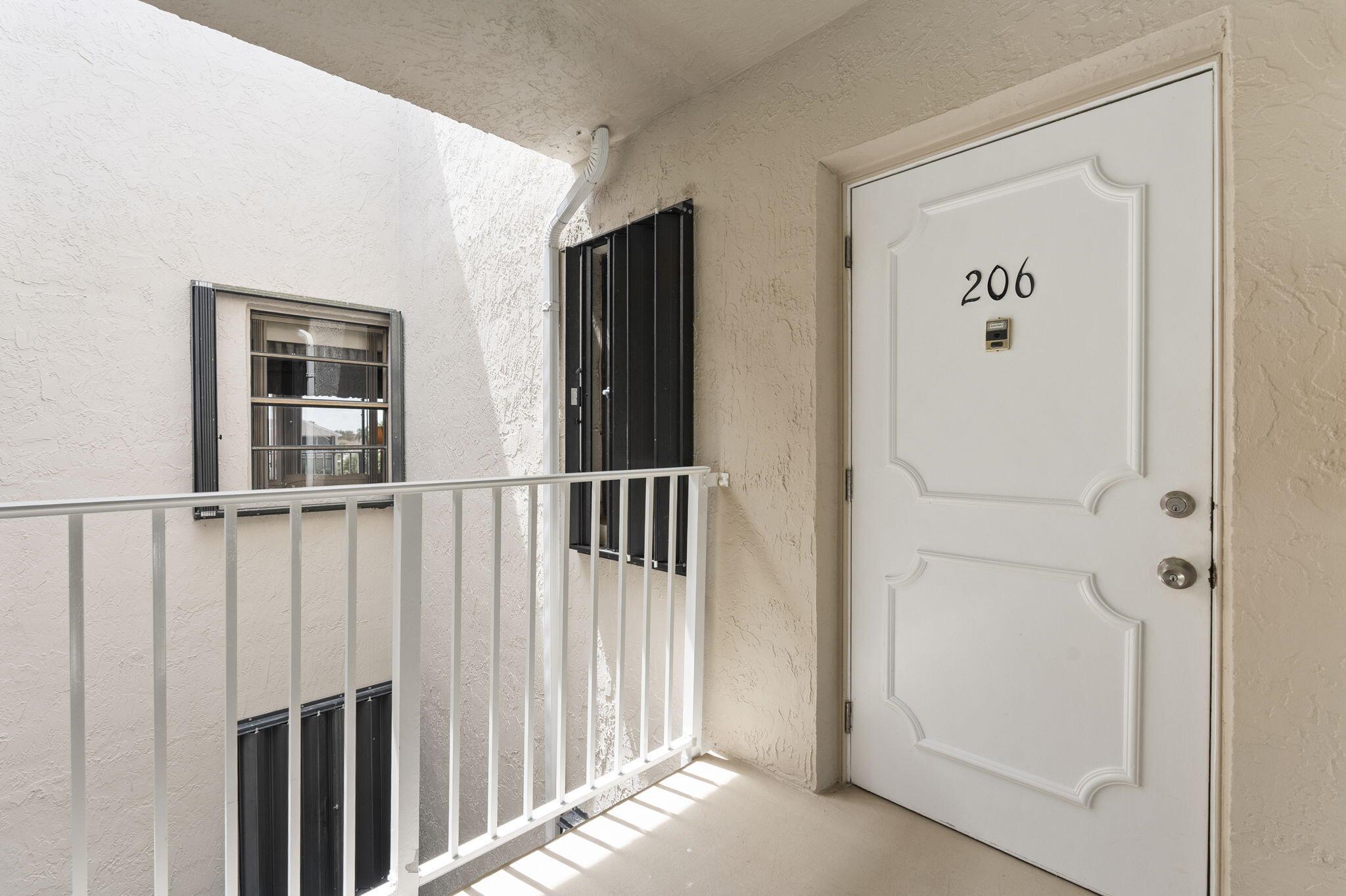 3207 S Lakeview Circle 6206