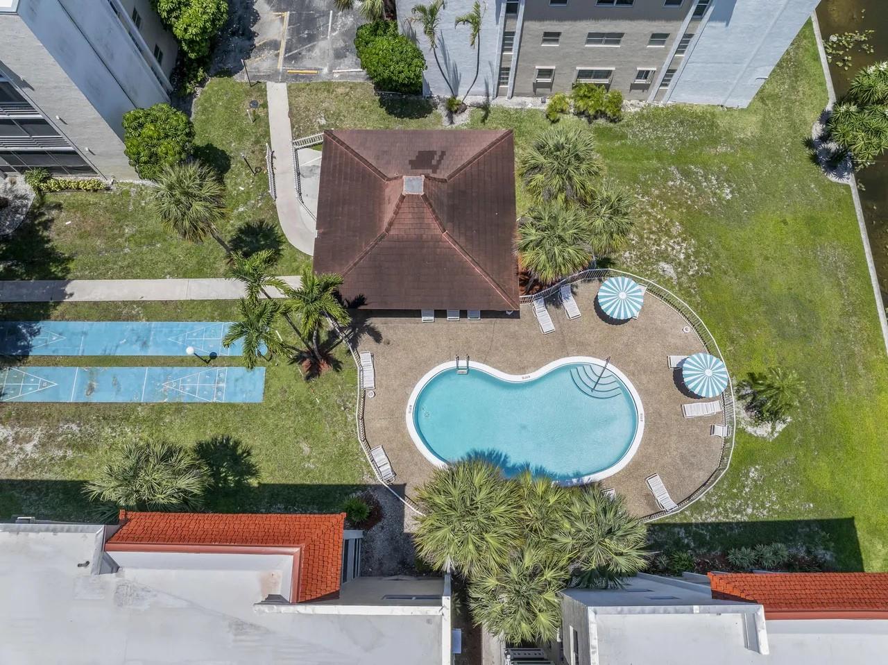 Las Vista In Inverrary - Residential