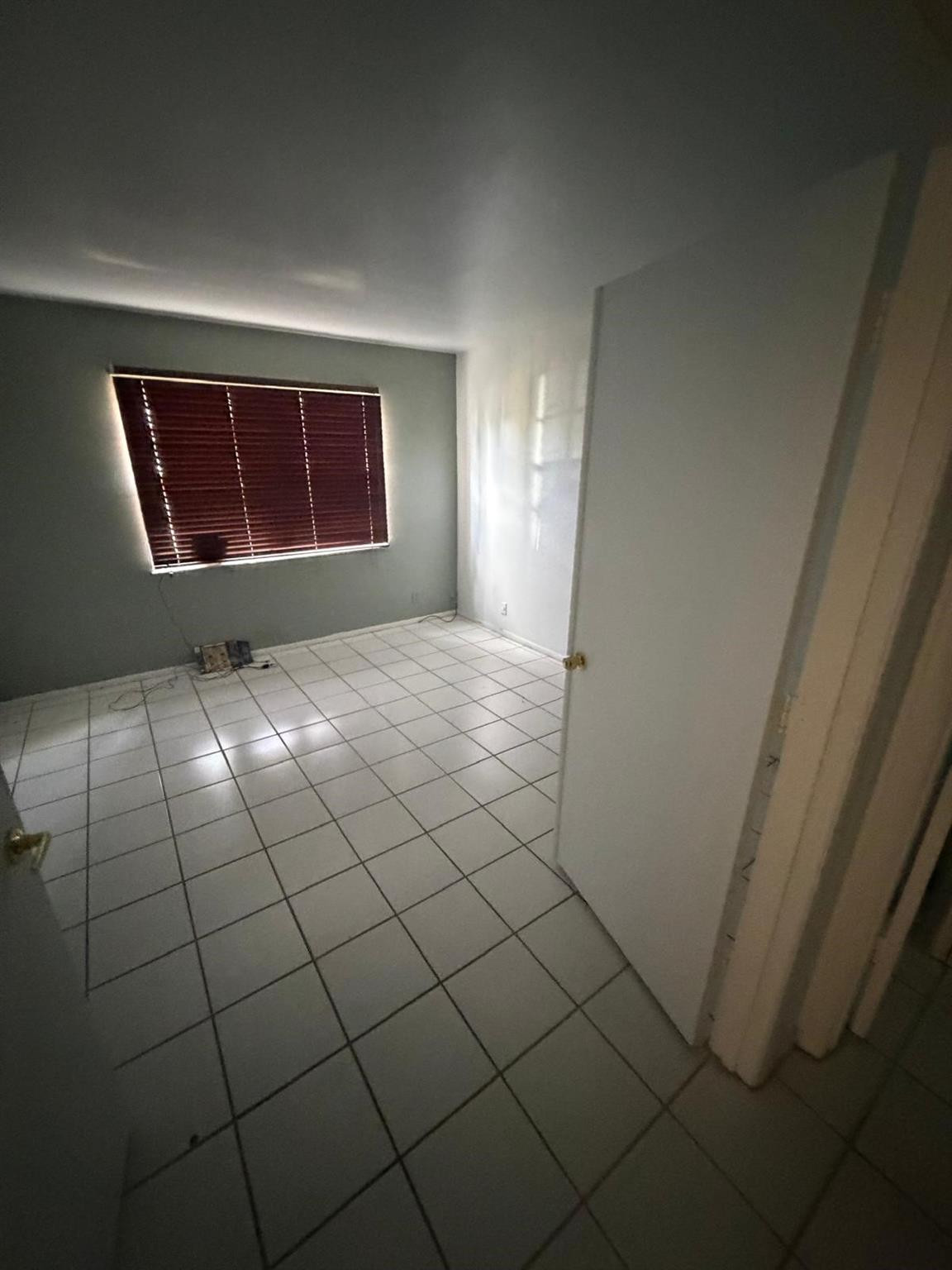 MIDPORT PLACE I A CONDO - Residential