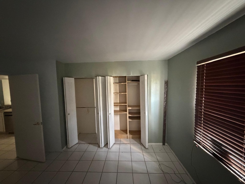 MIDPORT PLACE I A CONDO - Residential