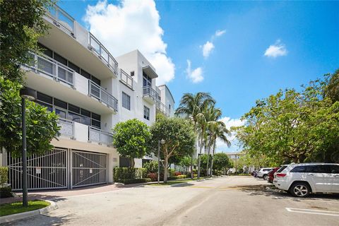 Condominium in Delray Beach FL 335 6th Ave Ave 39.jpg