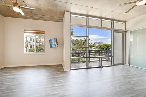 Condominium in Delray Beach FL 335 6th Ave Ave 17.jpg