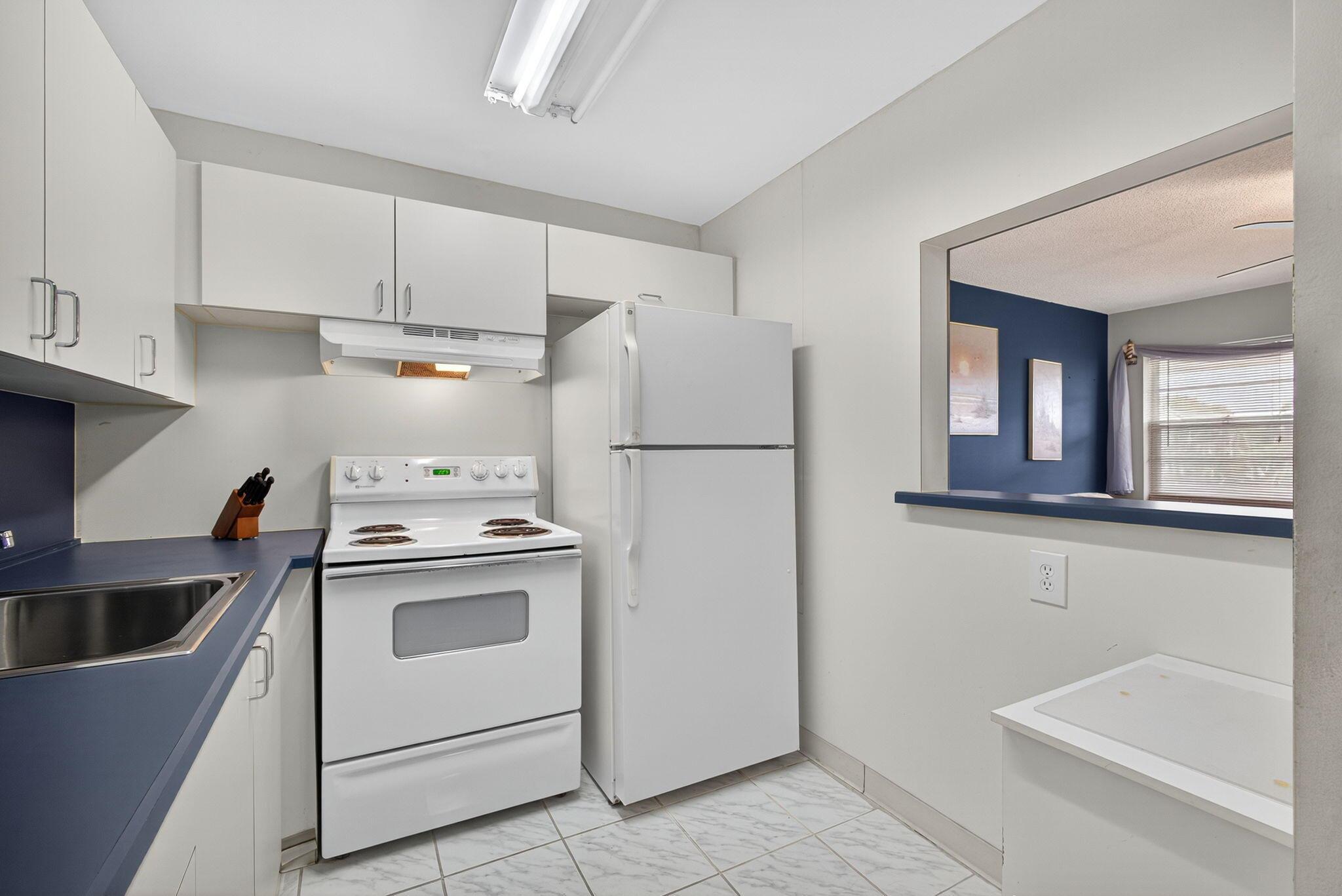 CENTURY VILLAGE - WINDSOR - Residential