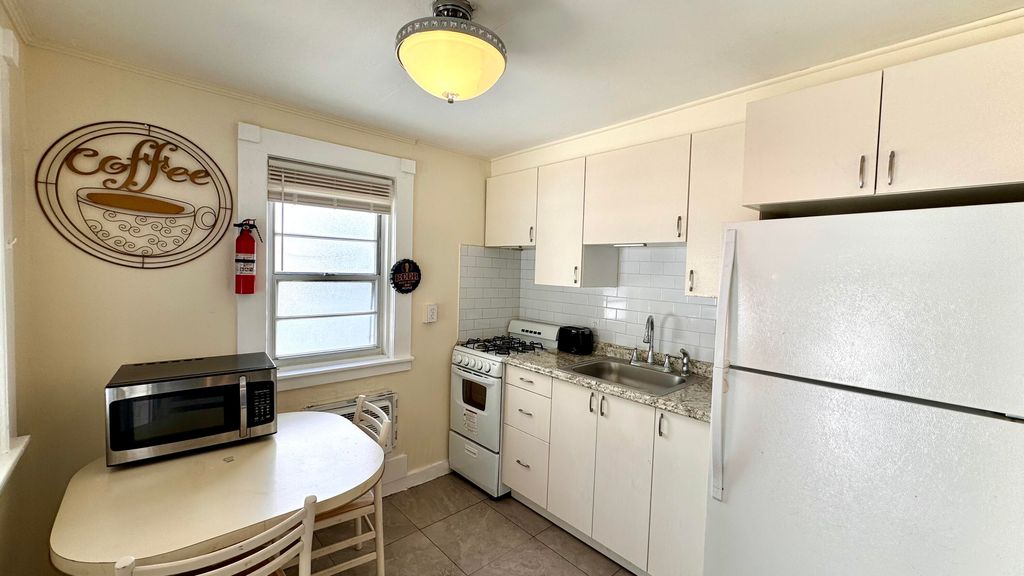 Photo of 713 N Federal Highway #2, Lake Worth Beach, FL 33460 (MLS # R11004623)