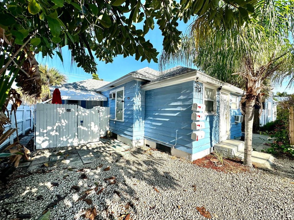 Photo of 713 N Federal Highway #2, Lake Worth Beach, FL 33460 (MLS # R11004623)