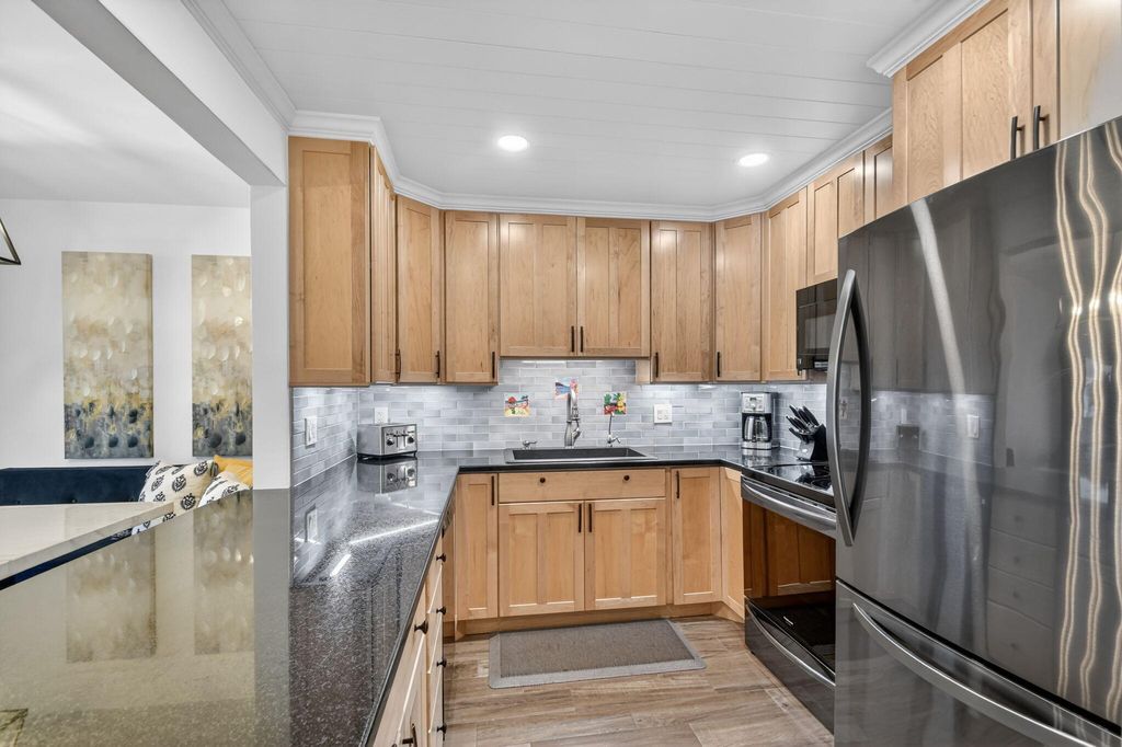 Photo of 1502 S Lakeside Drive, Lake Worth Beach, FL 33460 (MLS # B26022749)