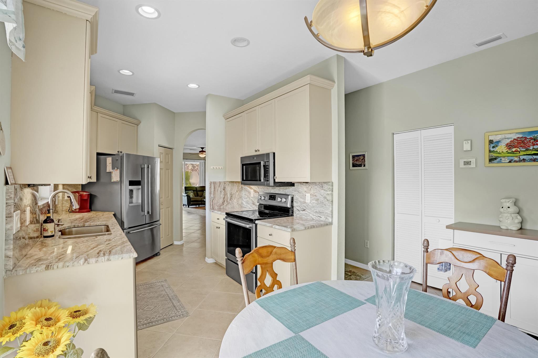 LAKEFOREST POINTE REPLAT - Residential