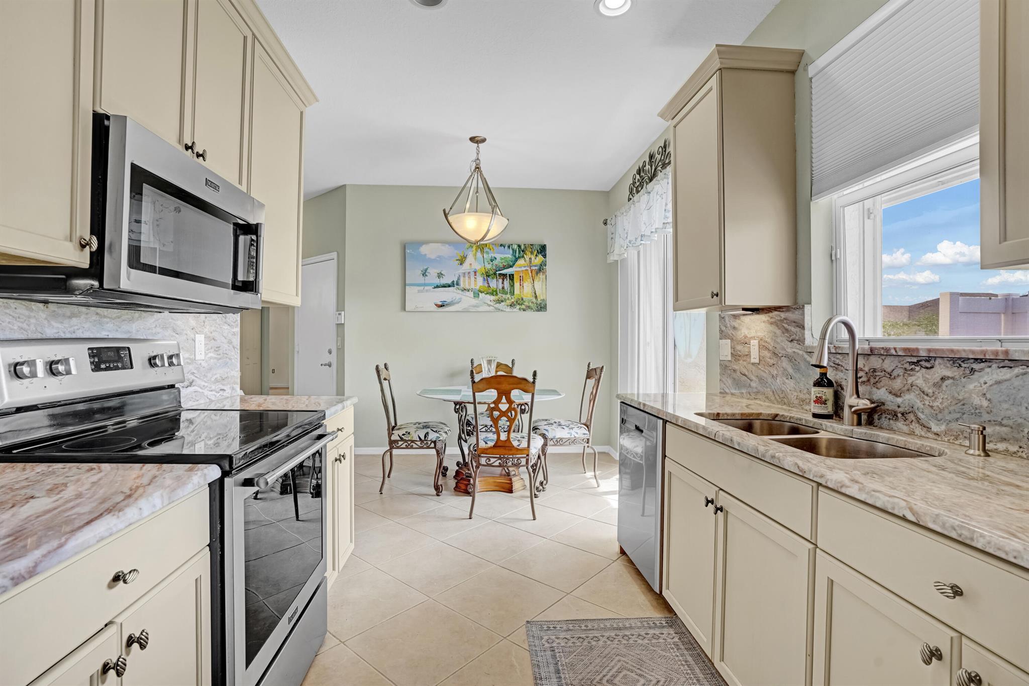 LAKEFOREST POINTE REPLAT - Residential