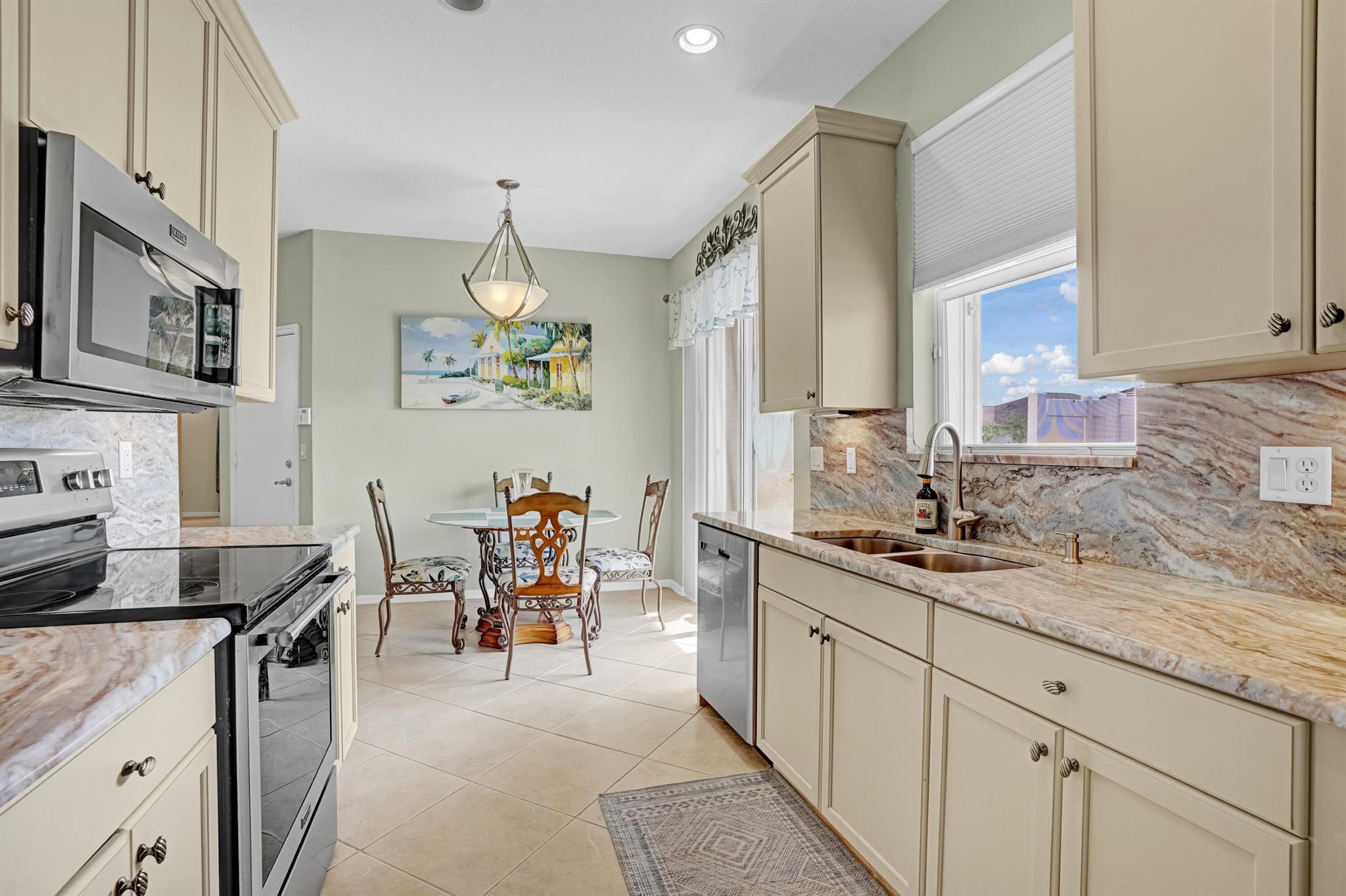 LAKEFOREST POINTE REPLAT - Residential