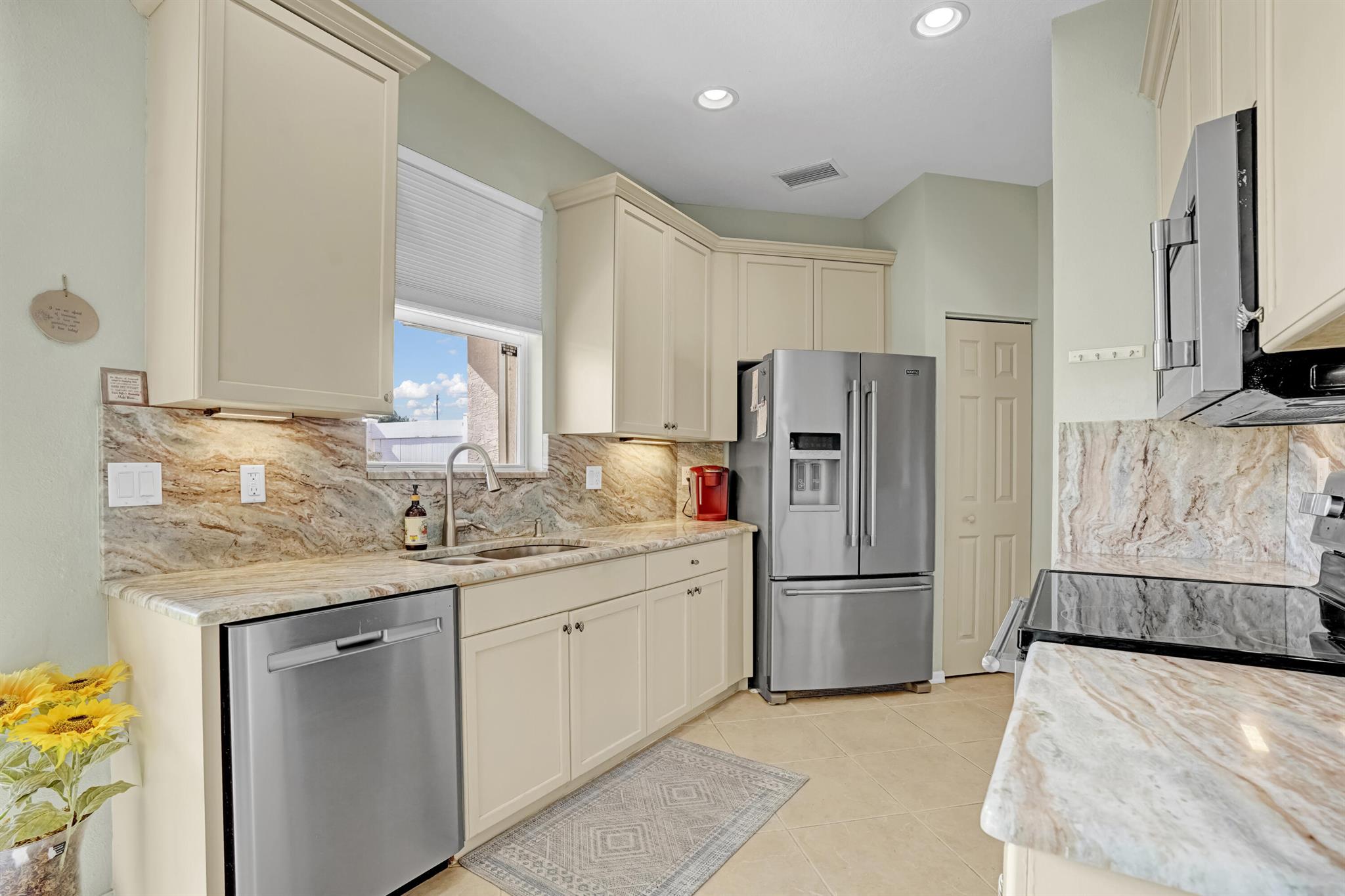 LAKEFOREST POINTE REPLAT - Residential