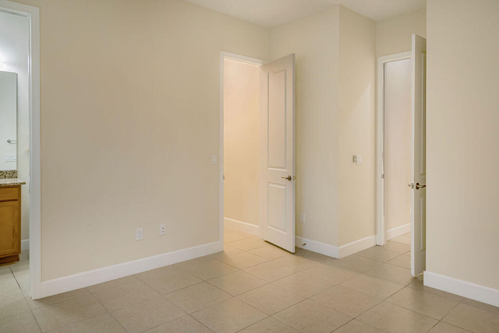 MEADOWS OF WESTLAKE - Residential Lease