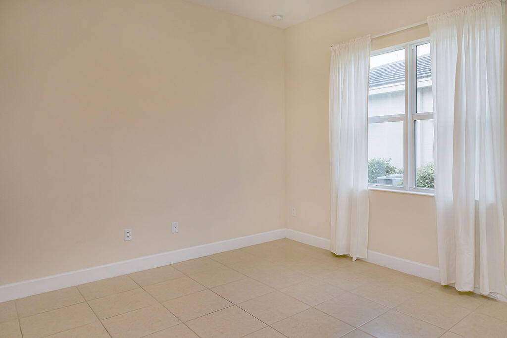 MEADOWS OF WESTLAKE - Residential Lease