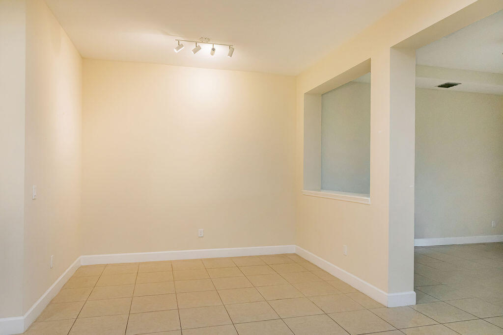 MEADOWS OF WESTLAKE - Residential Lease