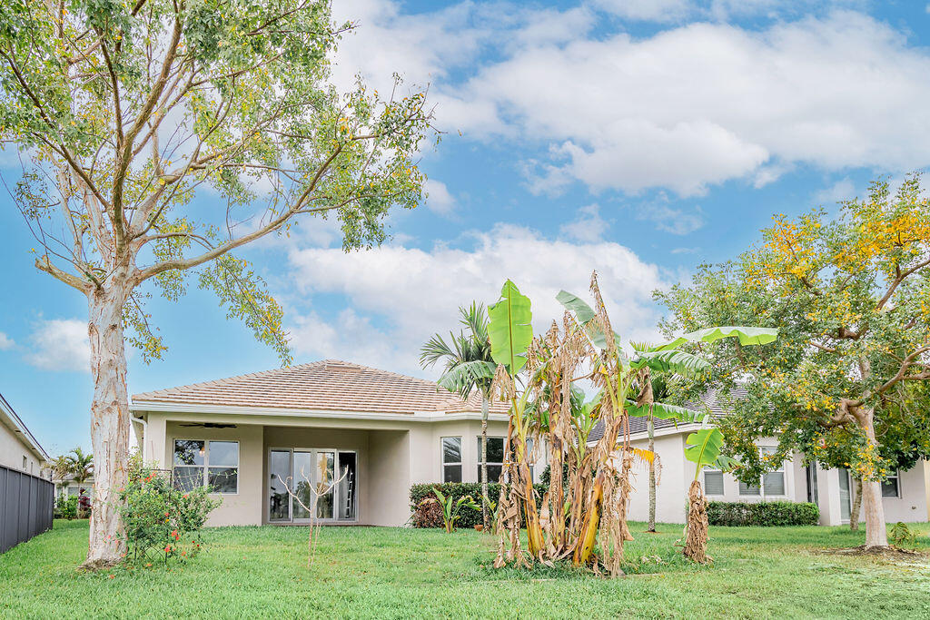 MEADOWS OF WESTLAKE - Residential Lease