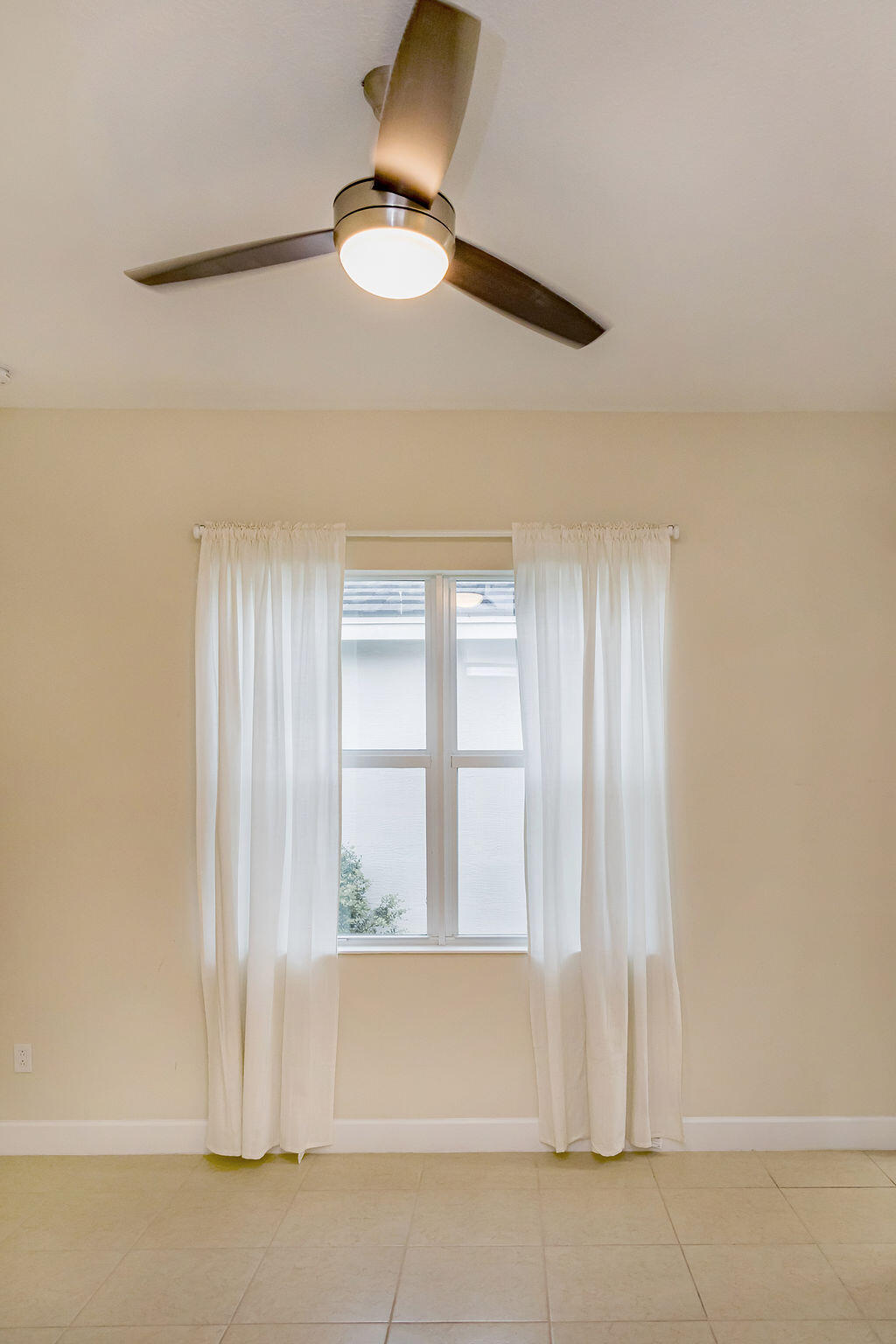 MEADOWS OF WESTLAKE - Residential Lease