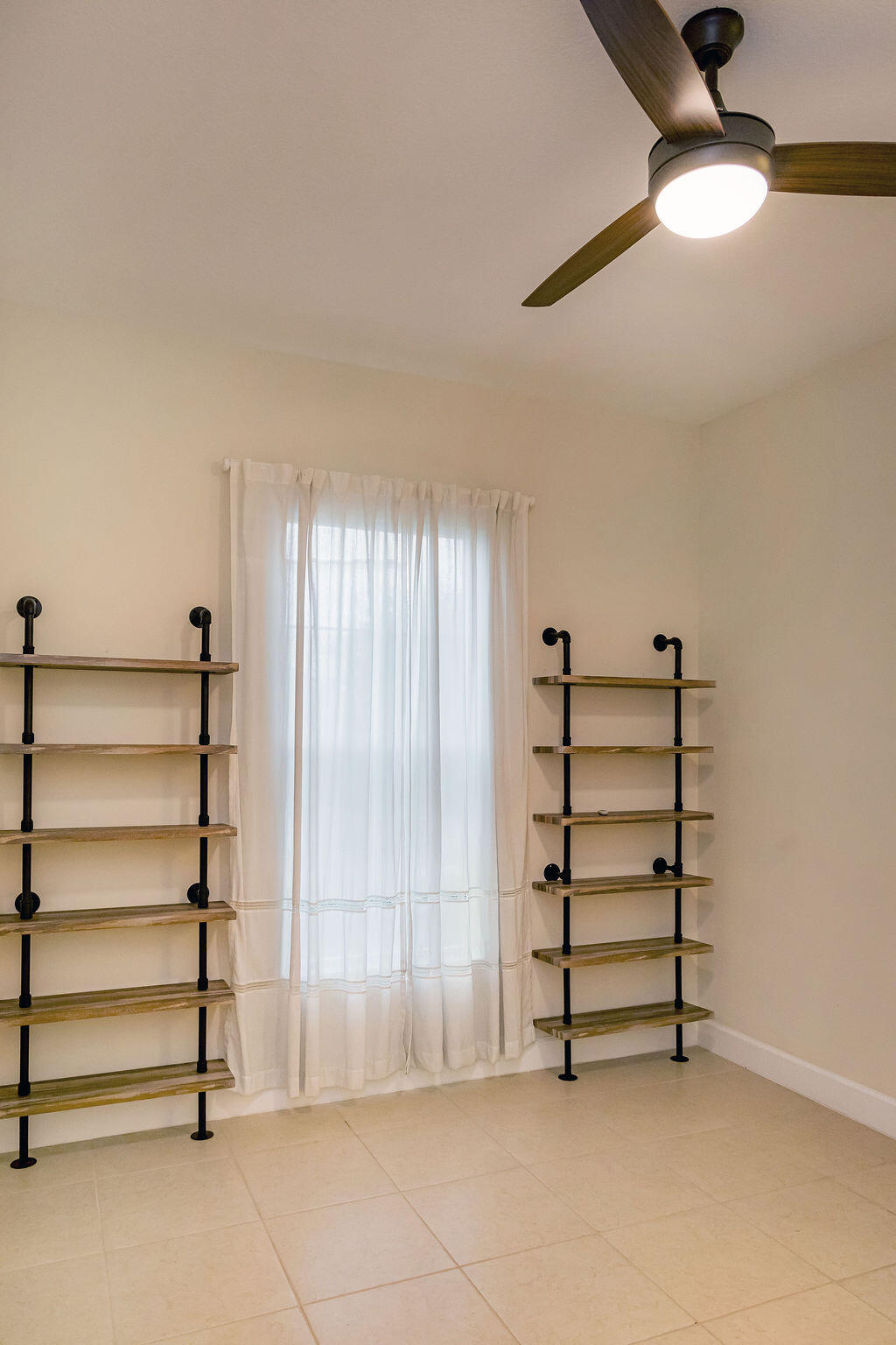 MEADOWS OF WESTLAKE - Residential Lease