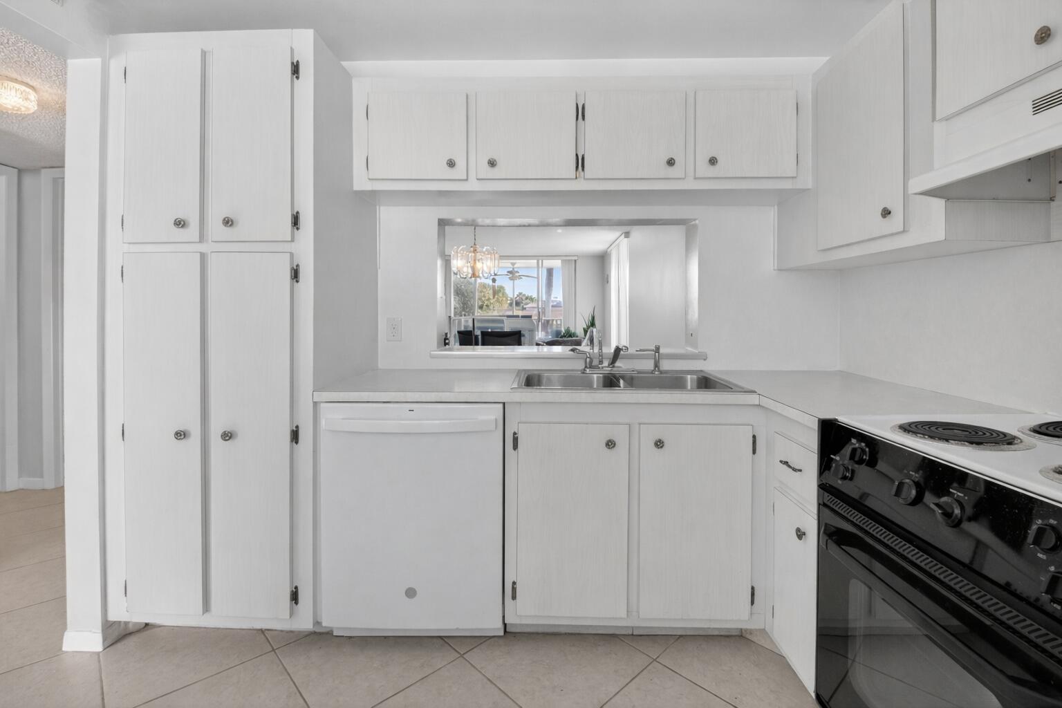 TROPIC BAY CONDO - Residential Lease