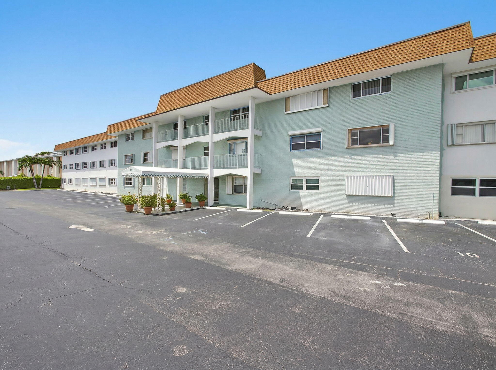 111 Shore Court #206