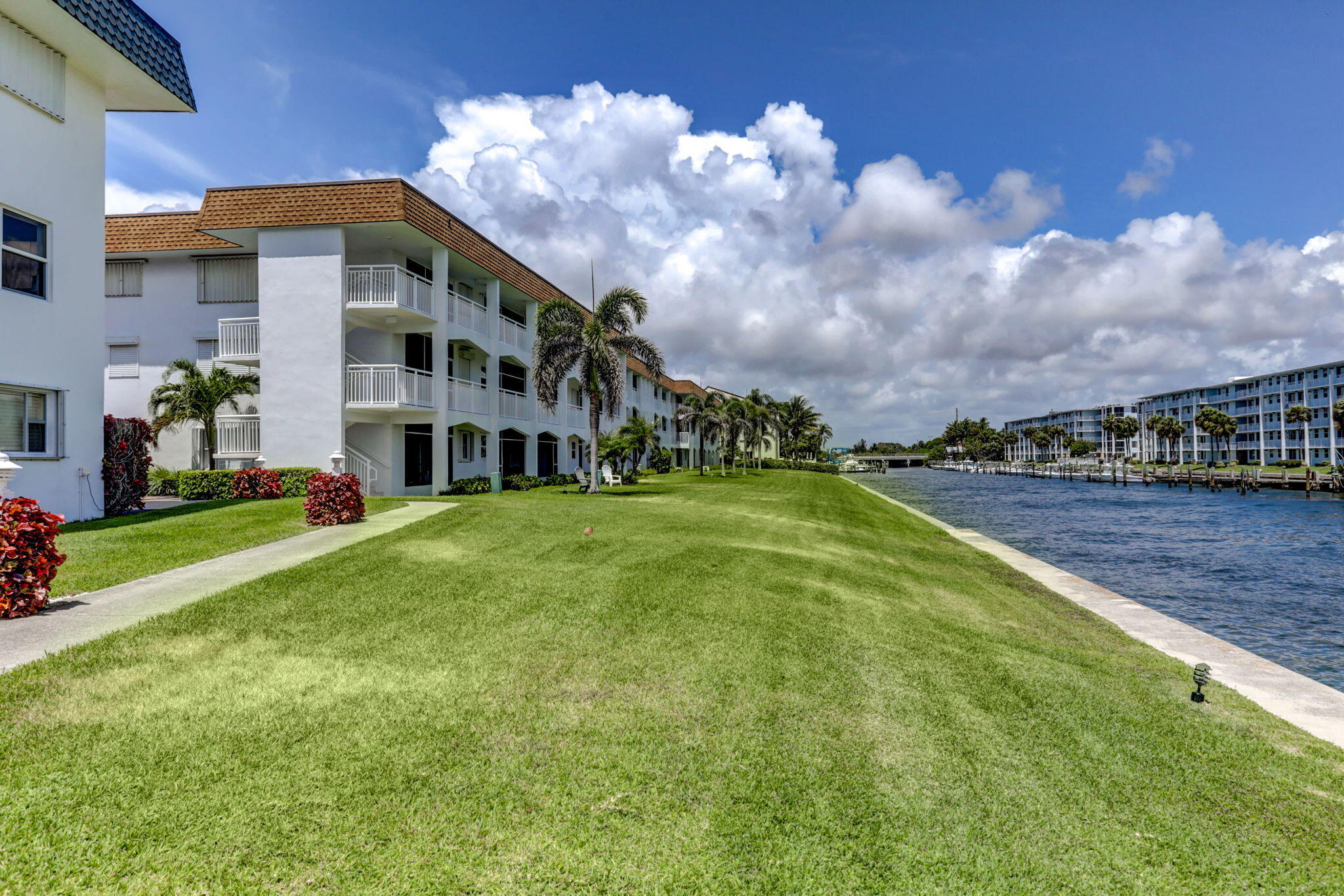SHORE CLUB APTS B & C CONDO - Residential