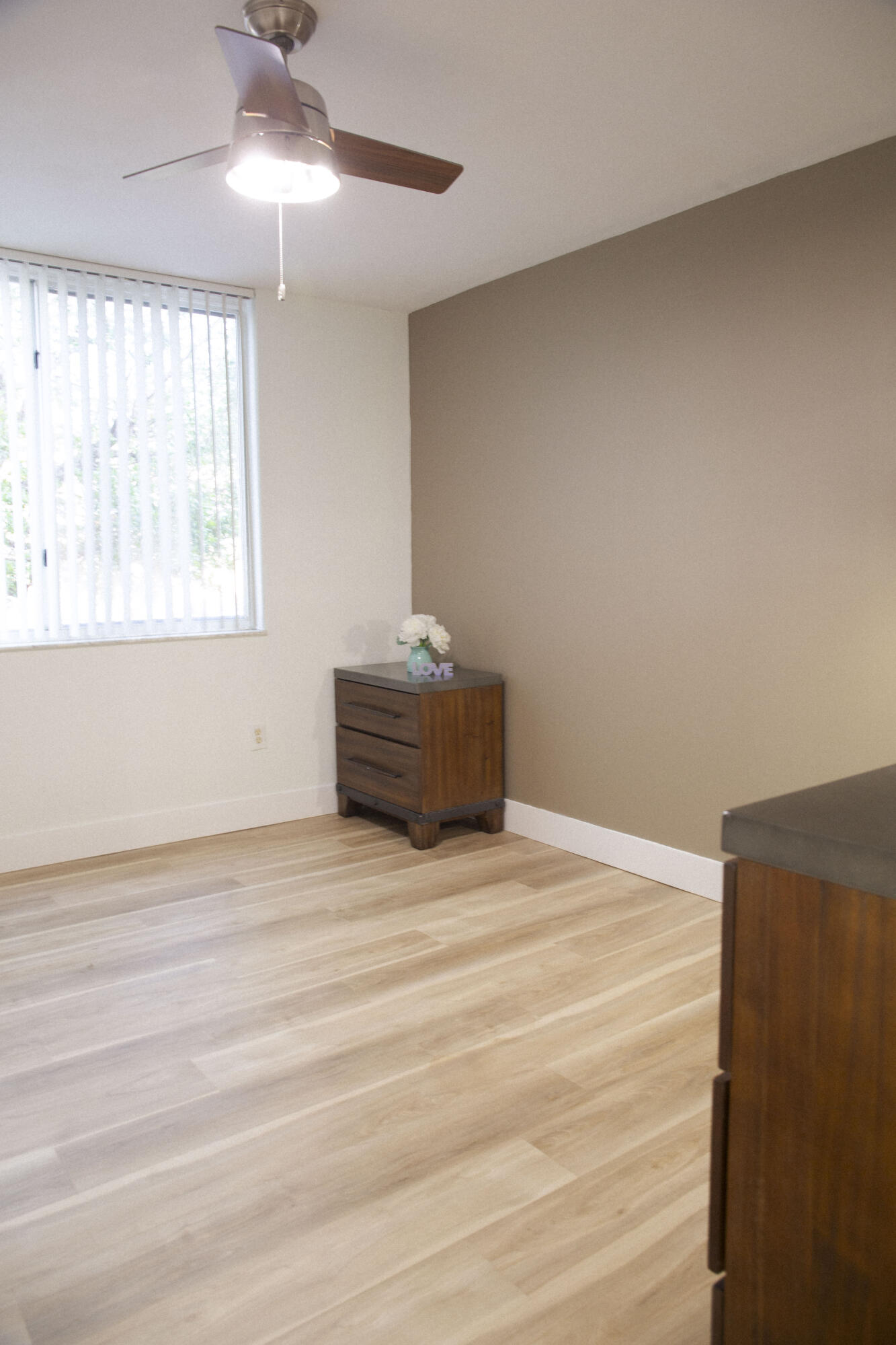 HYPOLUXOS MARINERS CAY CONDO - Residential