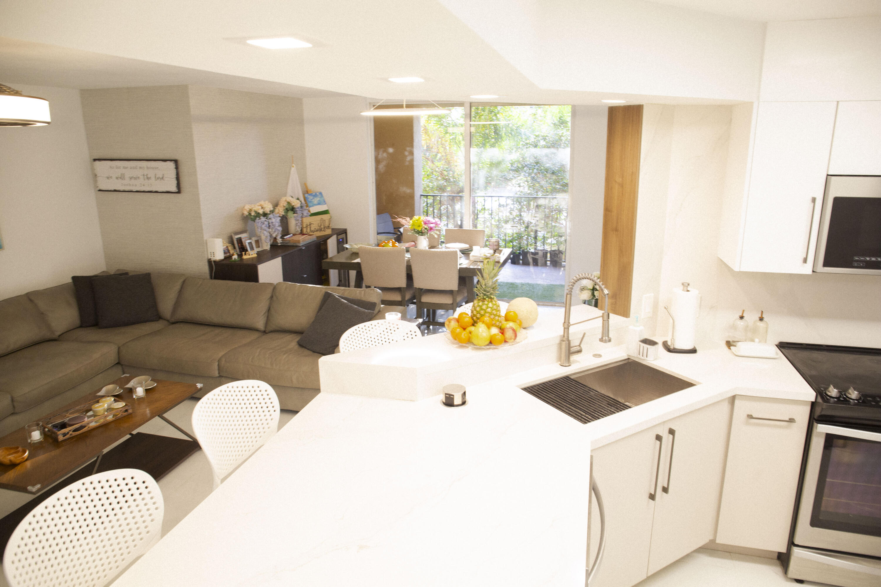 HYPOLUXOS MARINERS CAY CONDO - Residential