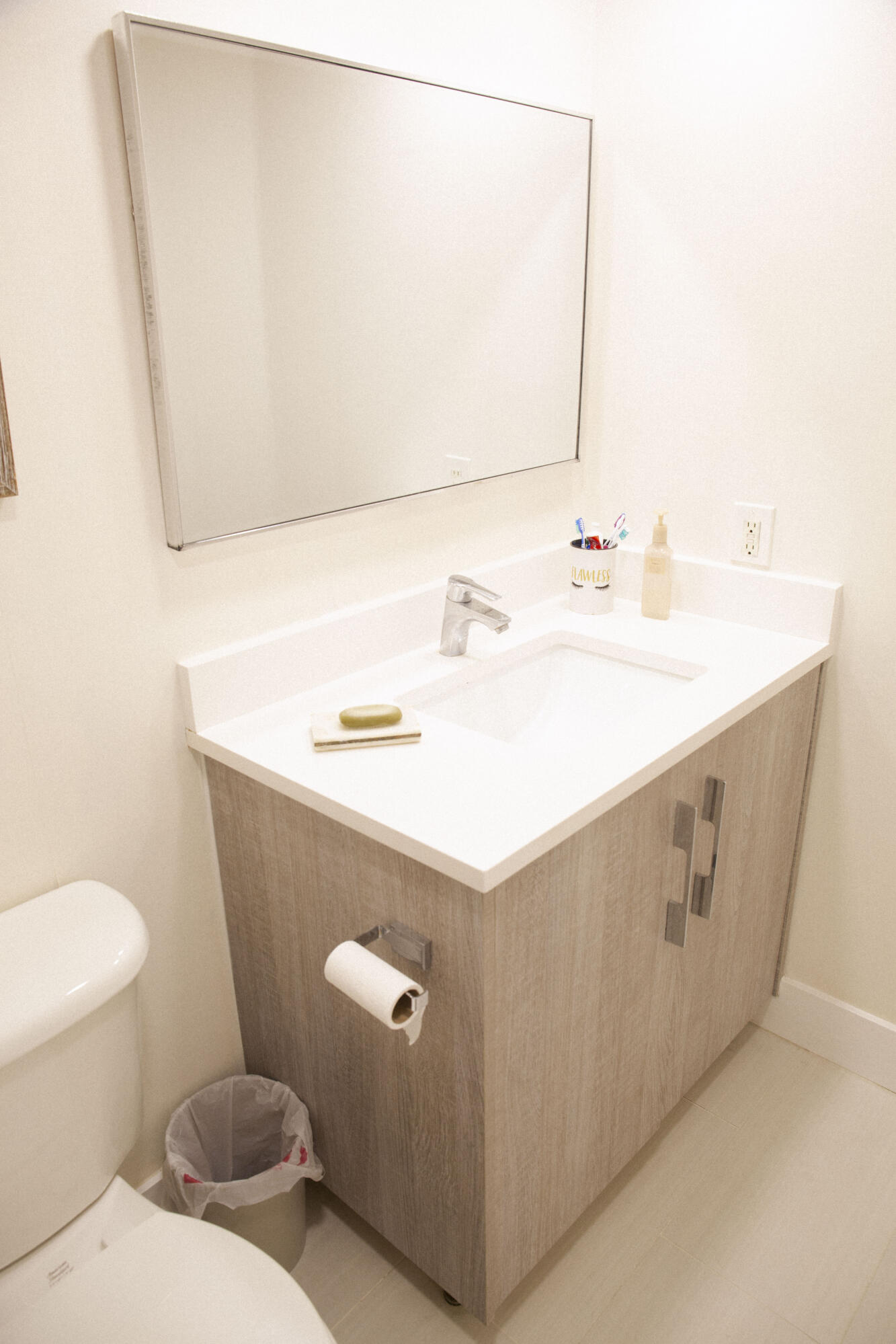 HYPOLUXOS MARINERS CAY CONDO - Residential