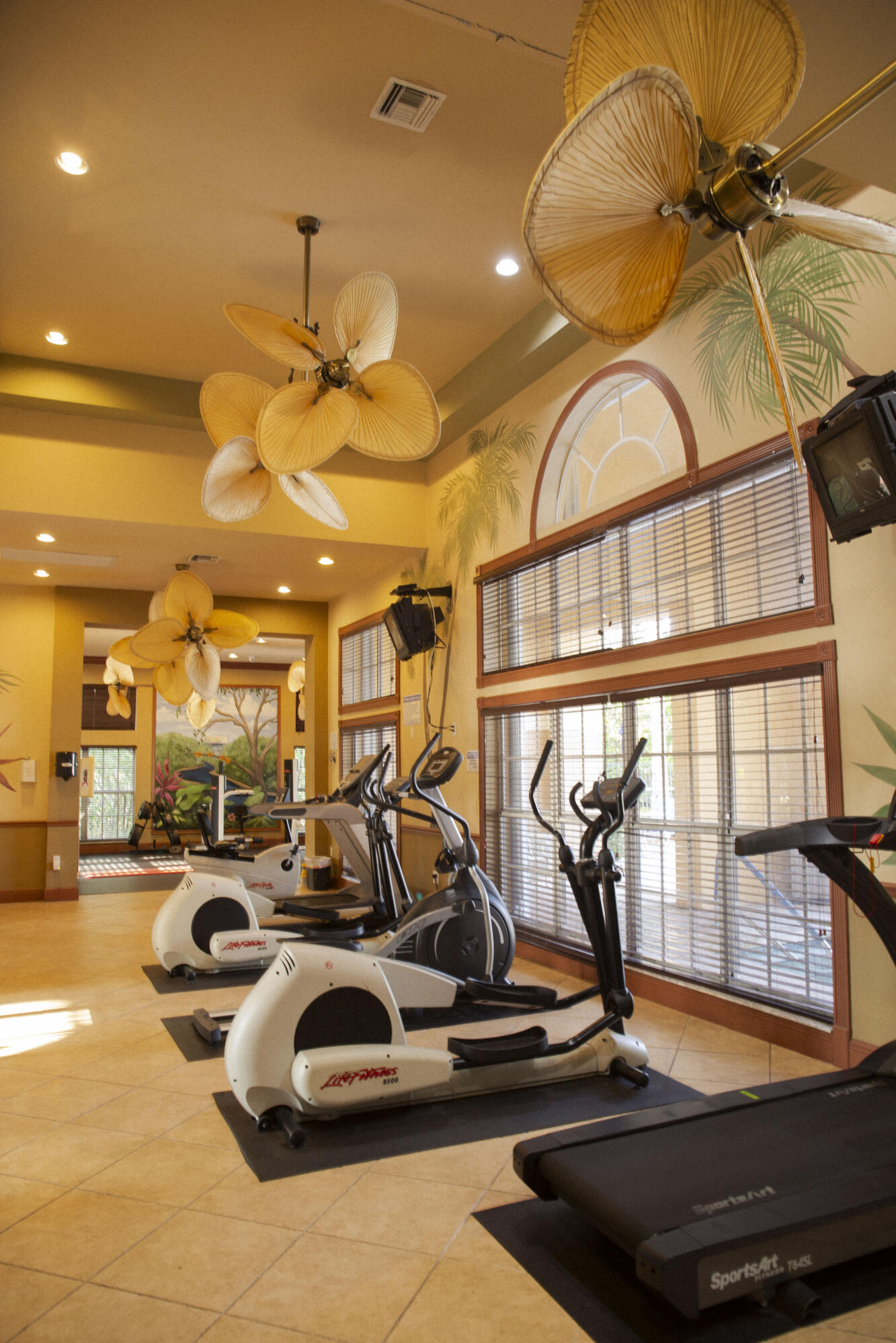 HYPOLUXOS MARINERS CAY CONDO - Residential