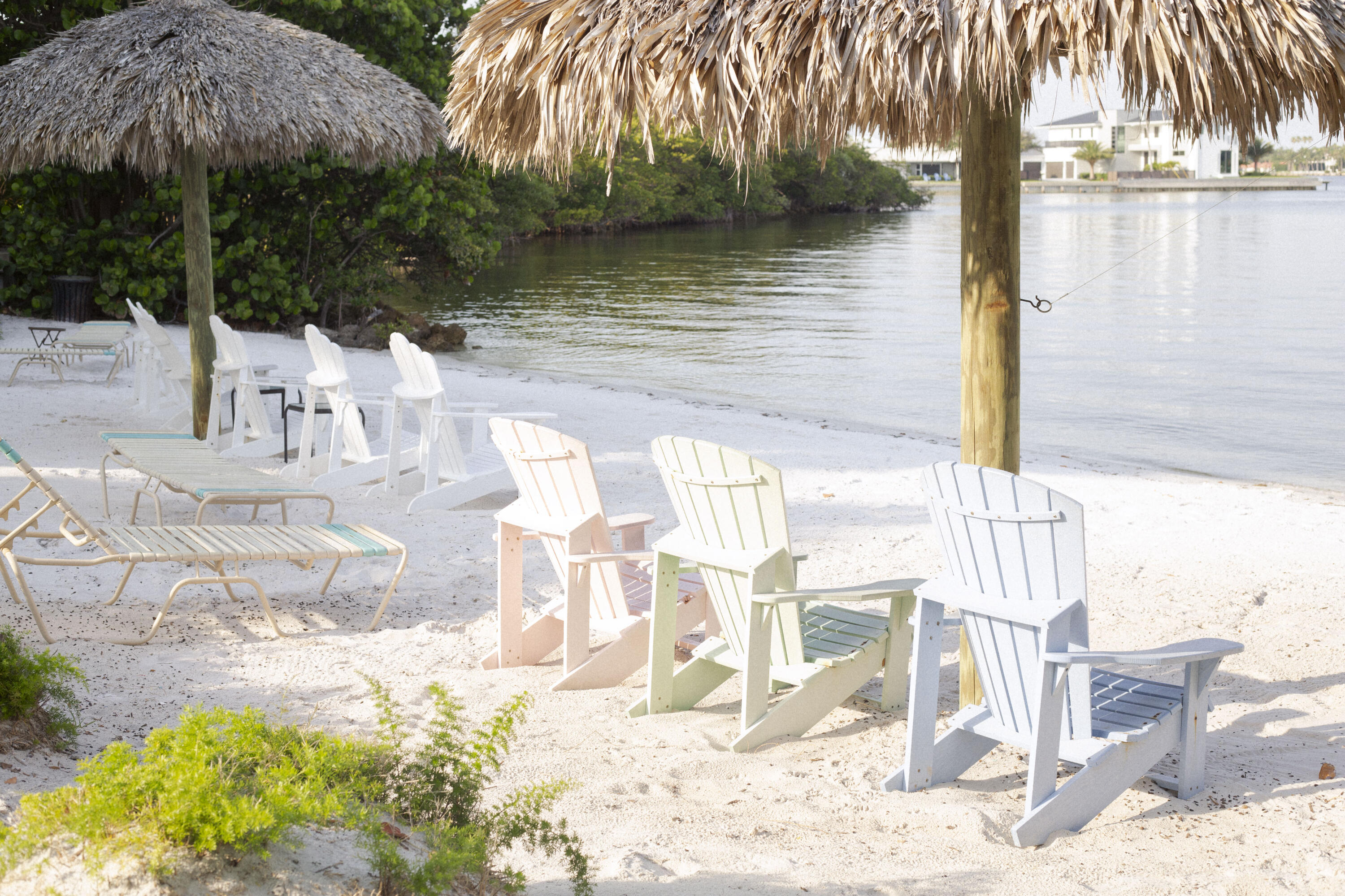 HYPOLUXOS MARINERS CAY CONDO - Residential