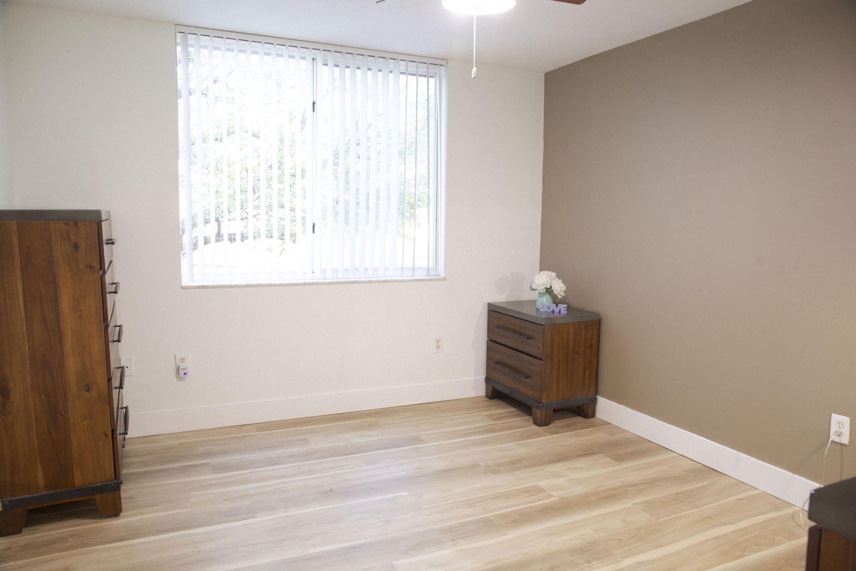 HYPOLUXOS MARINERS CAY CONDO - Residential