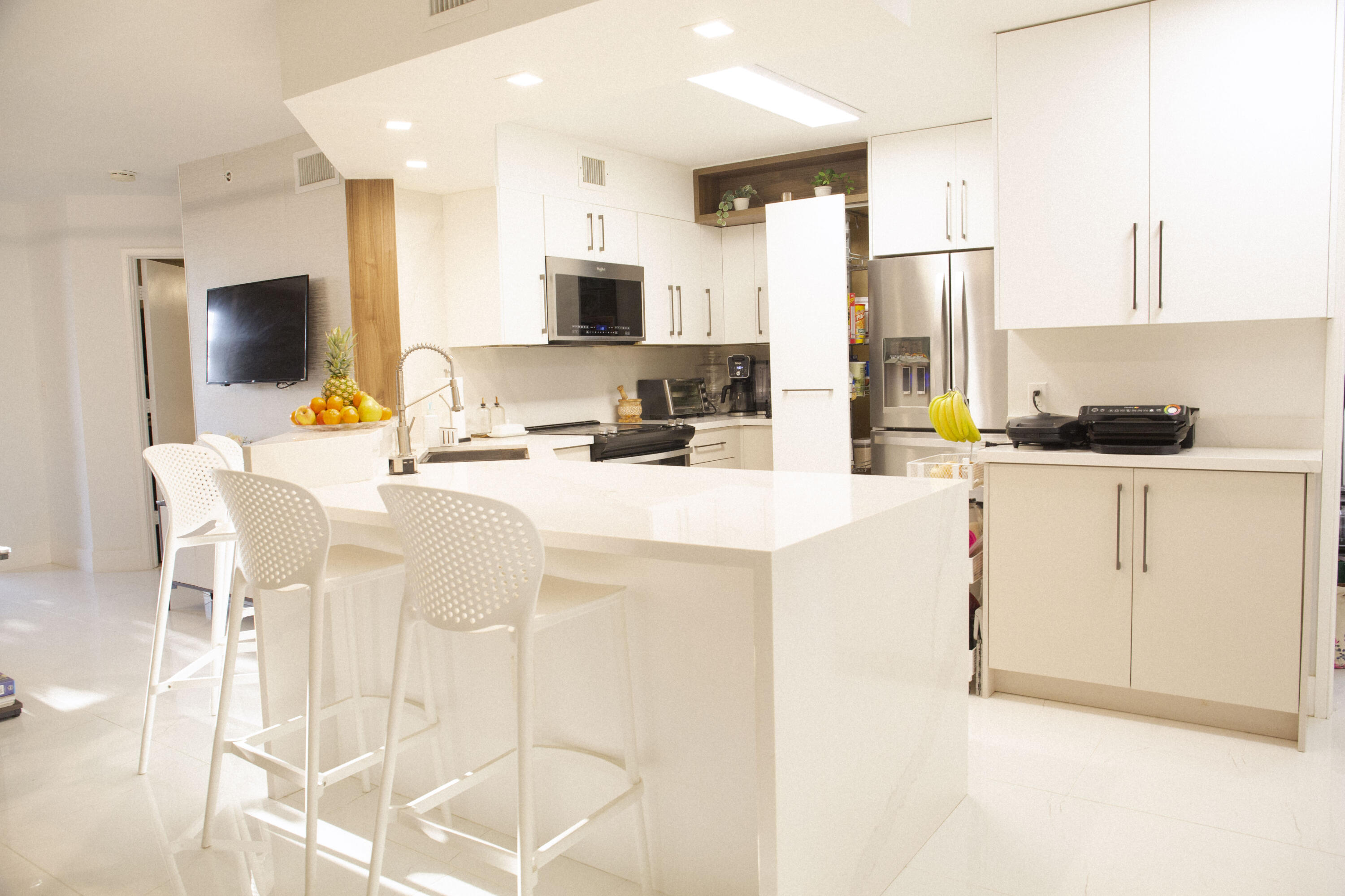 HYPOLUXOS MARINERS CAY CONDO - Residential