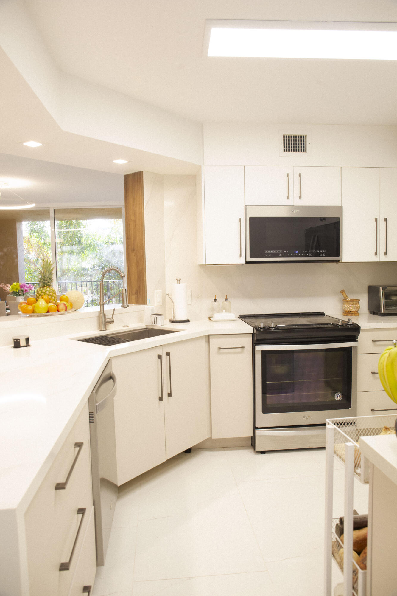 HYPOLUXOS MARINERS CAY CONDO - Residential