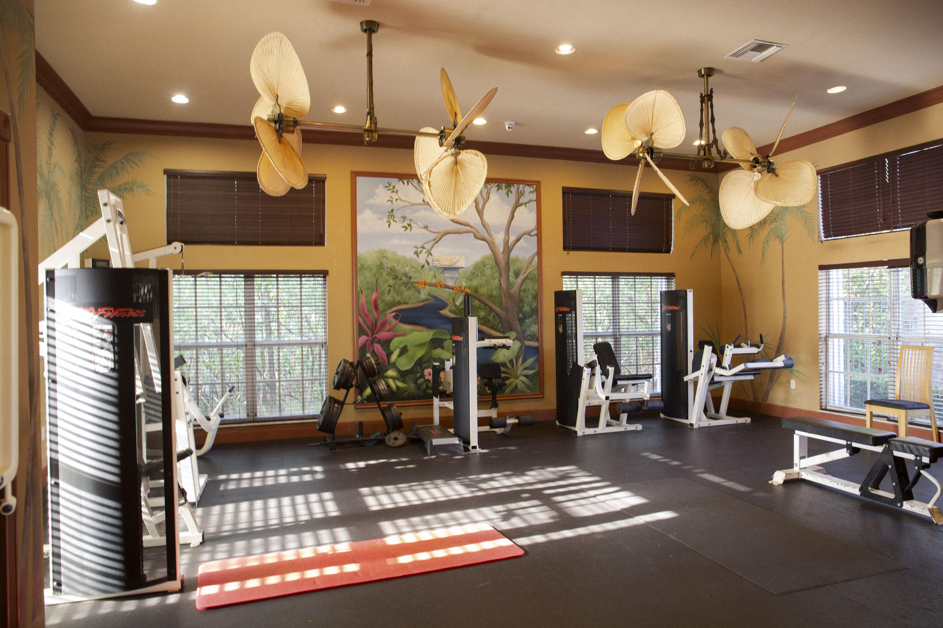 HYPOLUXOS MARINERS CAY CONDO - Residential