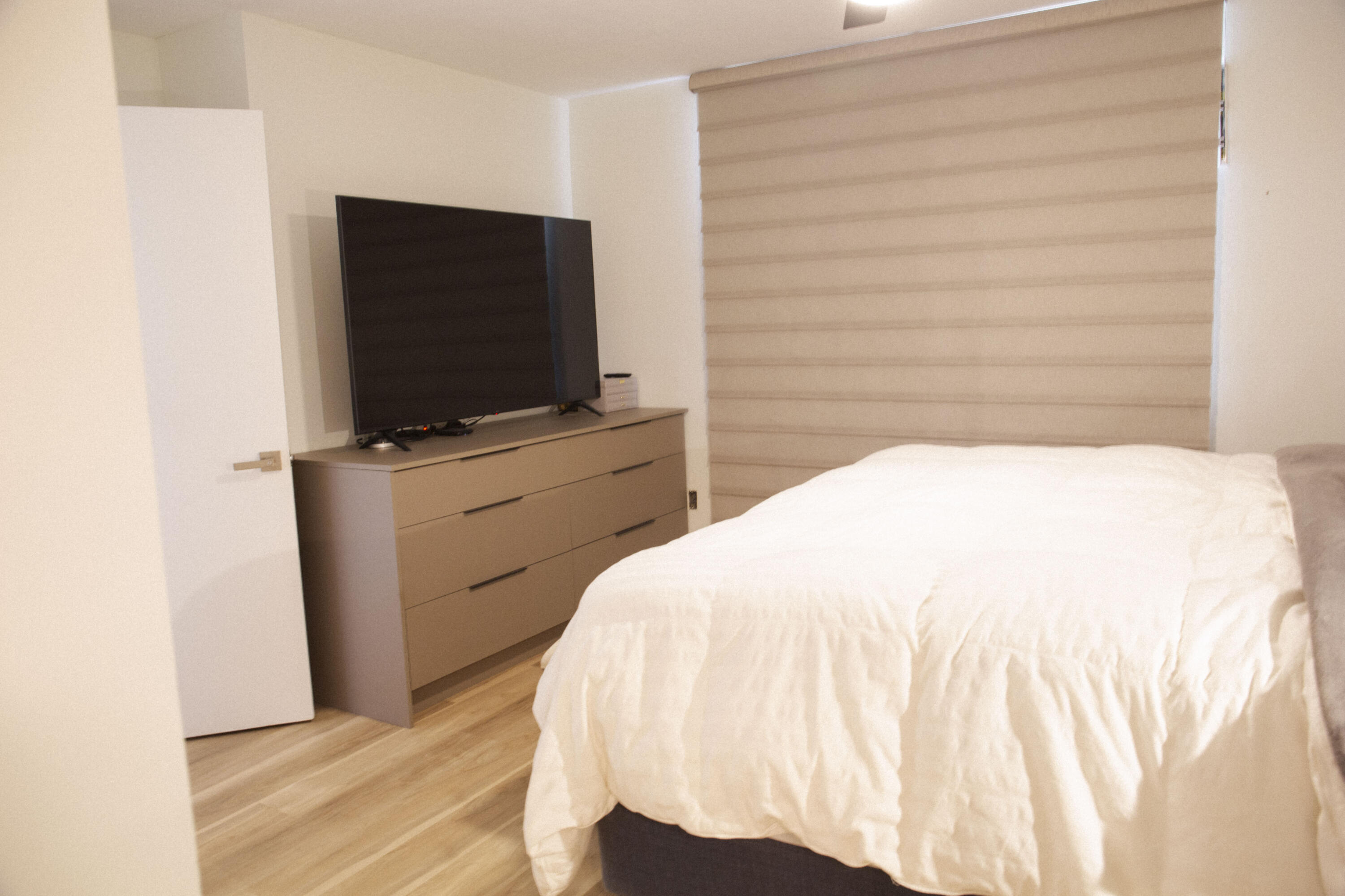 HYPOLUXOS MARINERS CAY CONDO - Residential