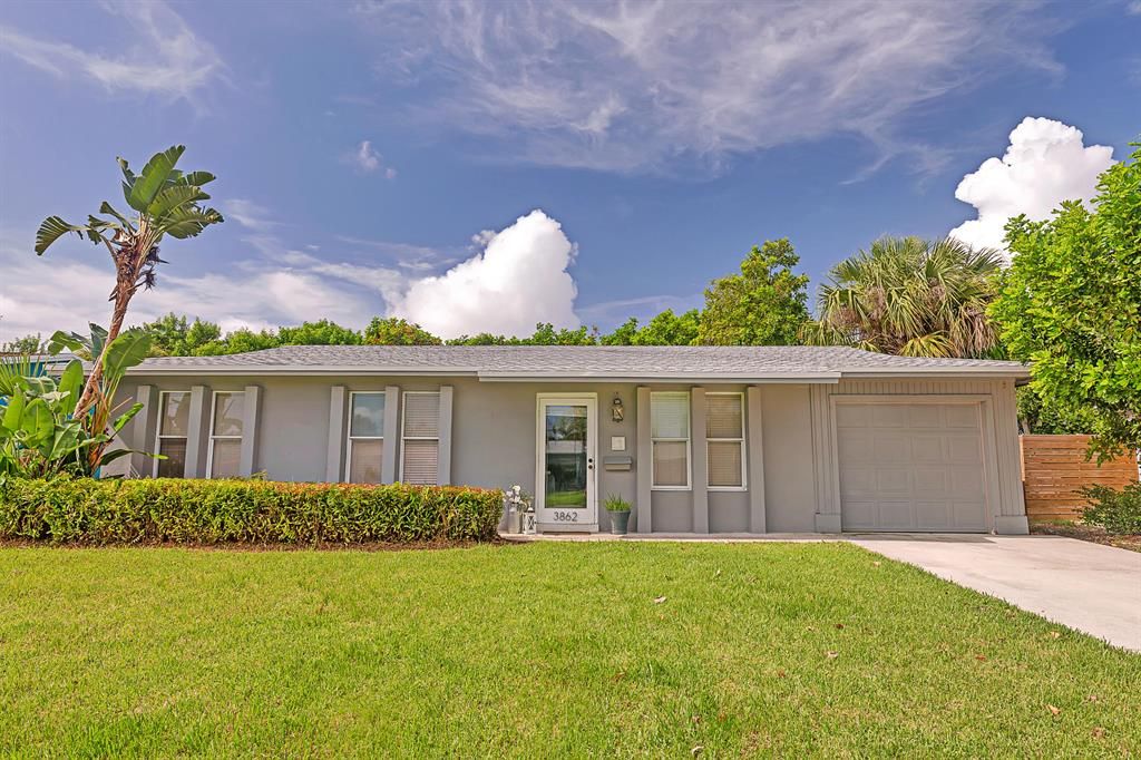 Photo of 3862 Bahama Road, Palm Beach Gardens, FL 33410 (MLS # R10729520)