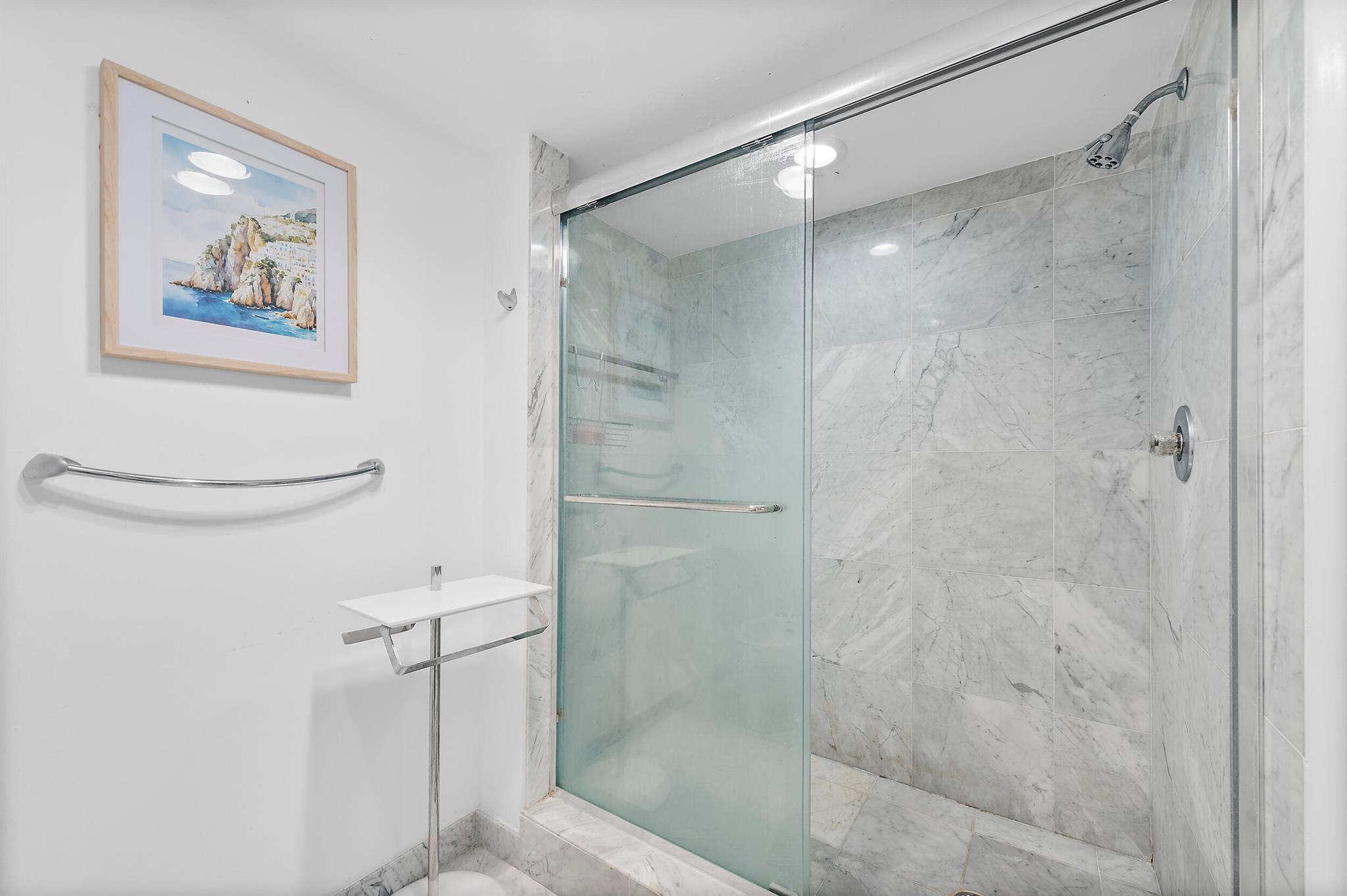 CARLTON CONDO - Residential Lease