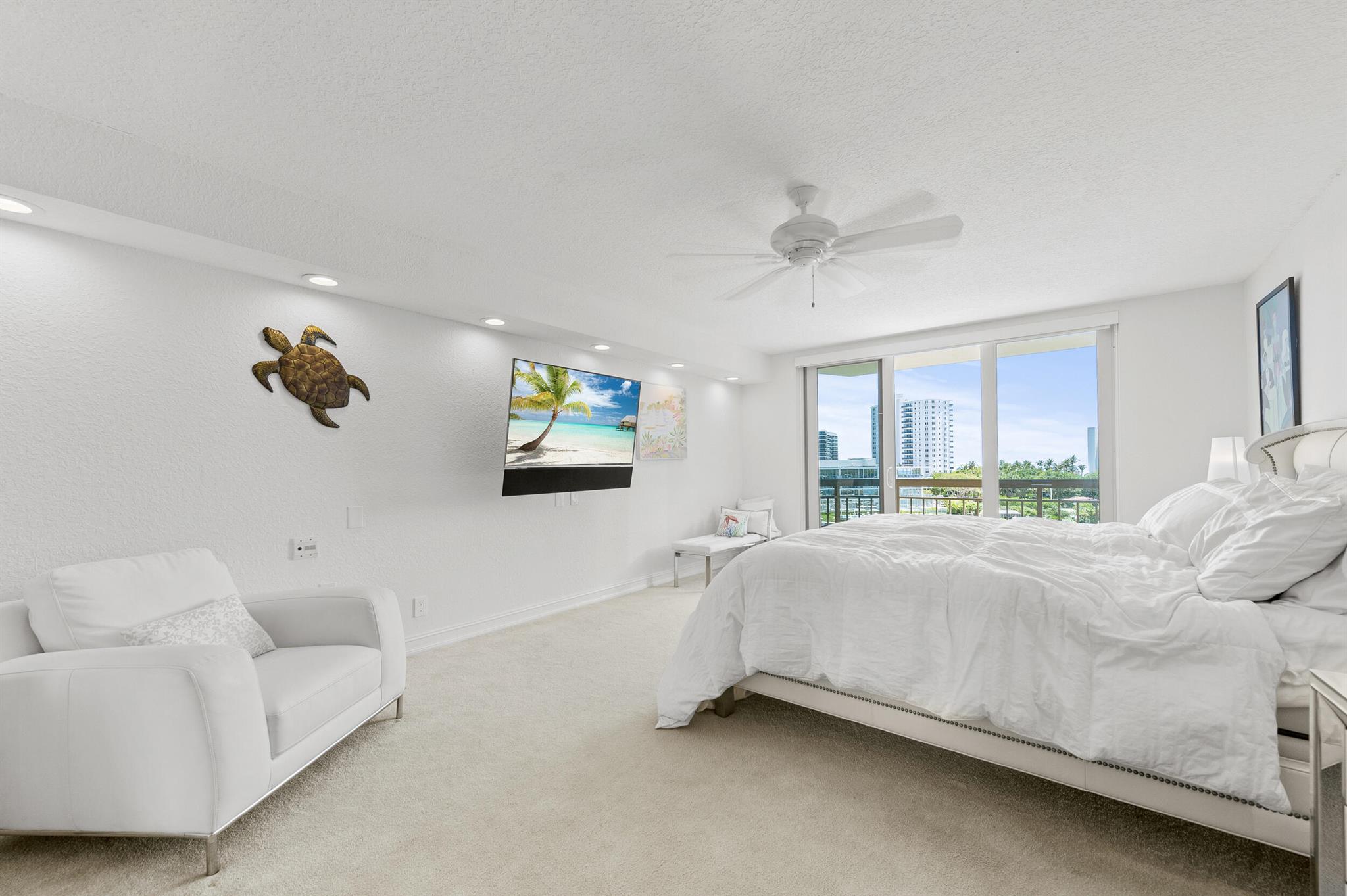 CARLTON CONDO - Residential Lease