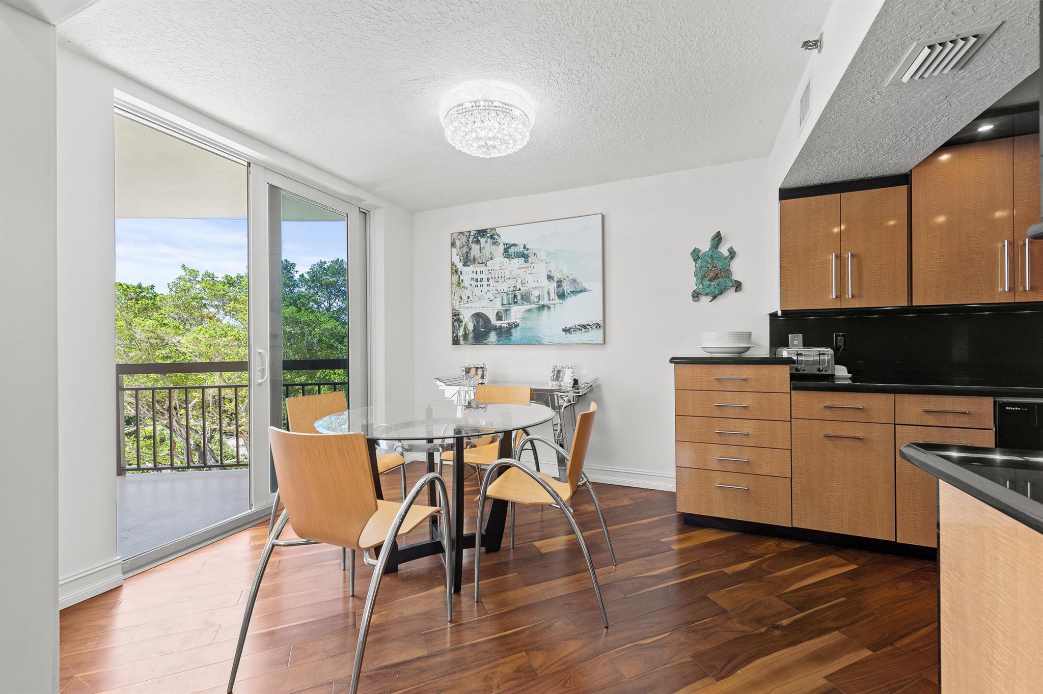 CARLTON CONDO - Residential Lease