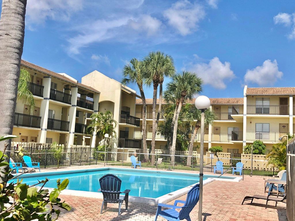 Photo of 1500 N Congress Avenue #C11, West Palm Beach, FL 33401 (MLS # B26008185)