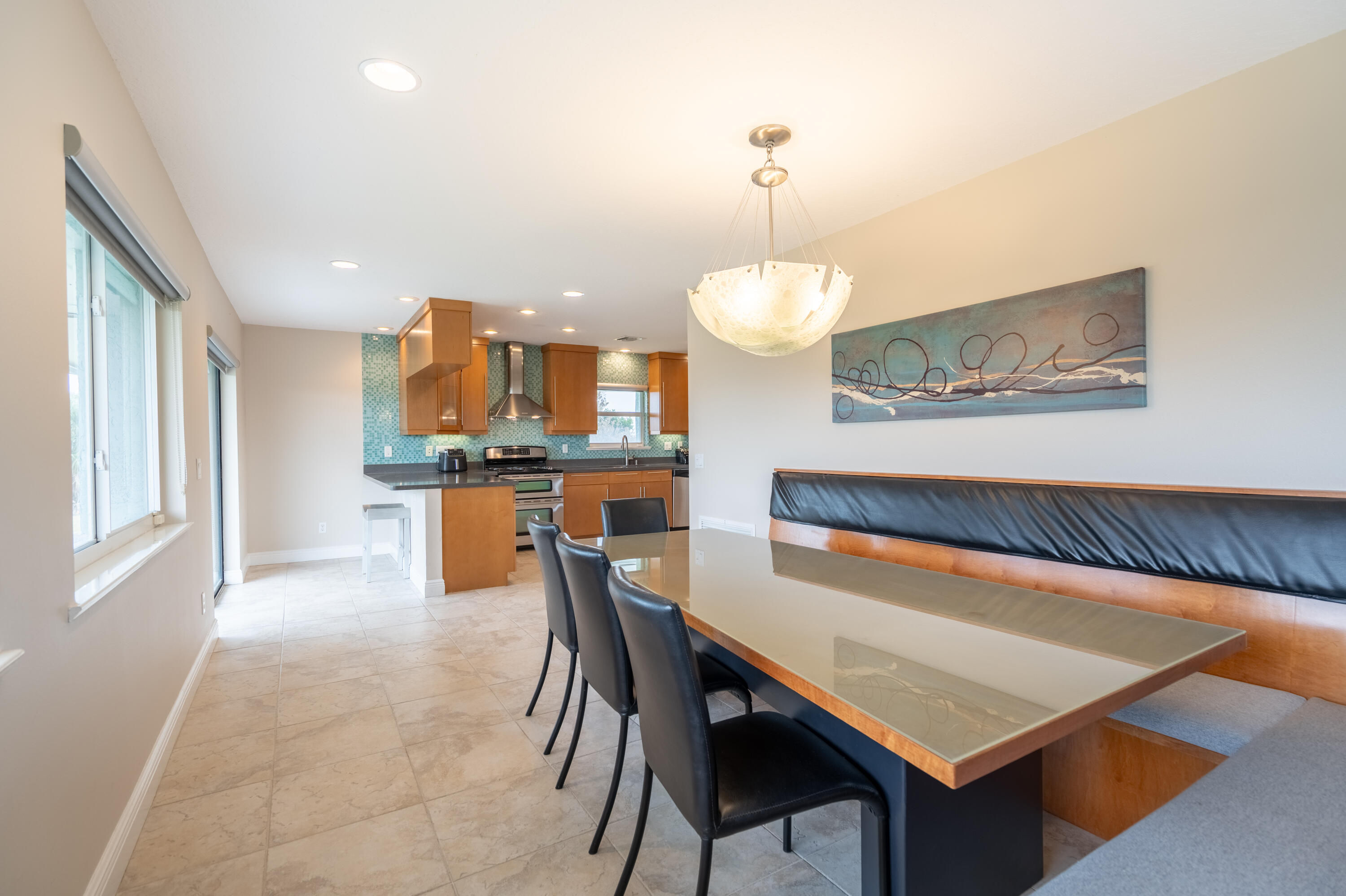 3712 E Mockingbird Hill