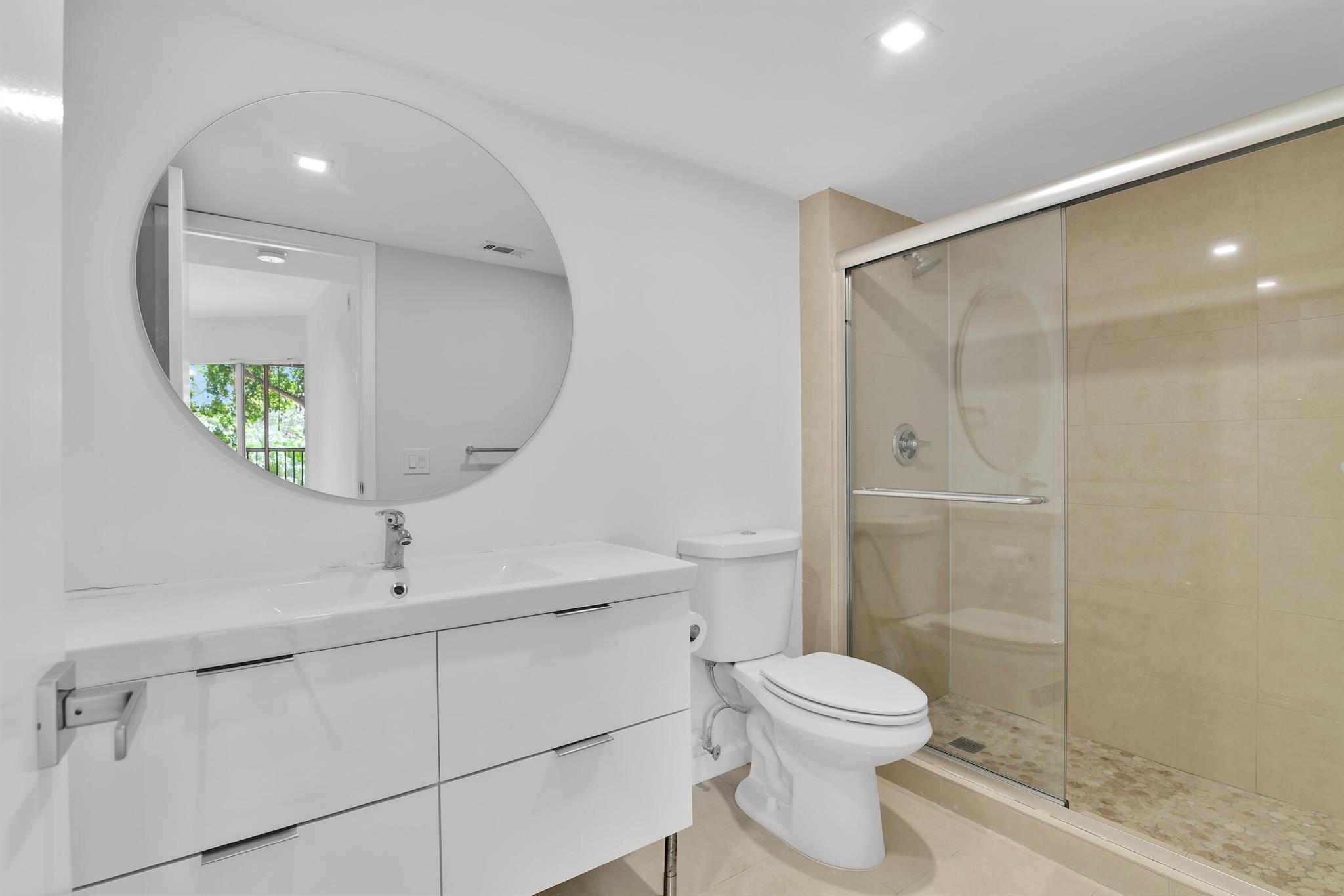 WINDWARD LAKES CONDO - Residential Lease