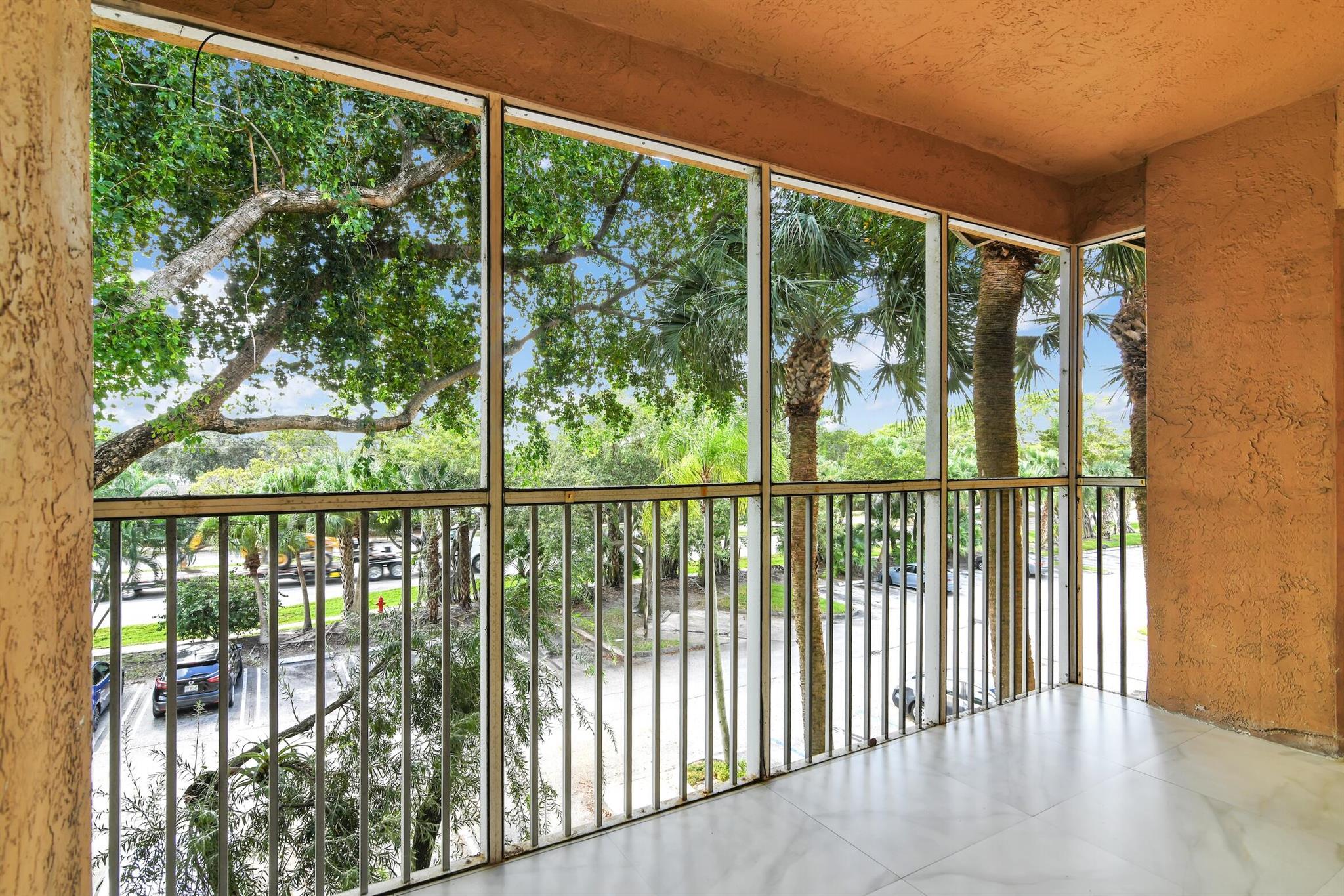 WINDWARD LAKES CONDO - Residential Lease