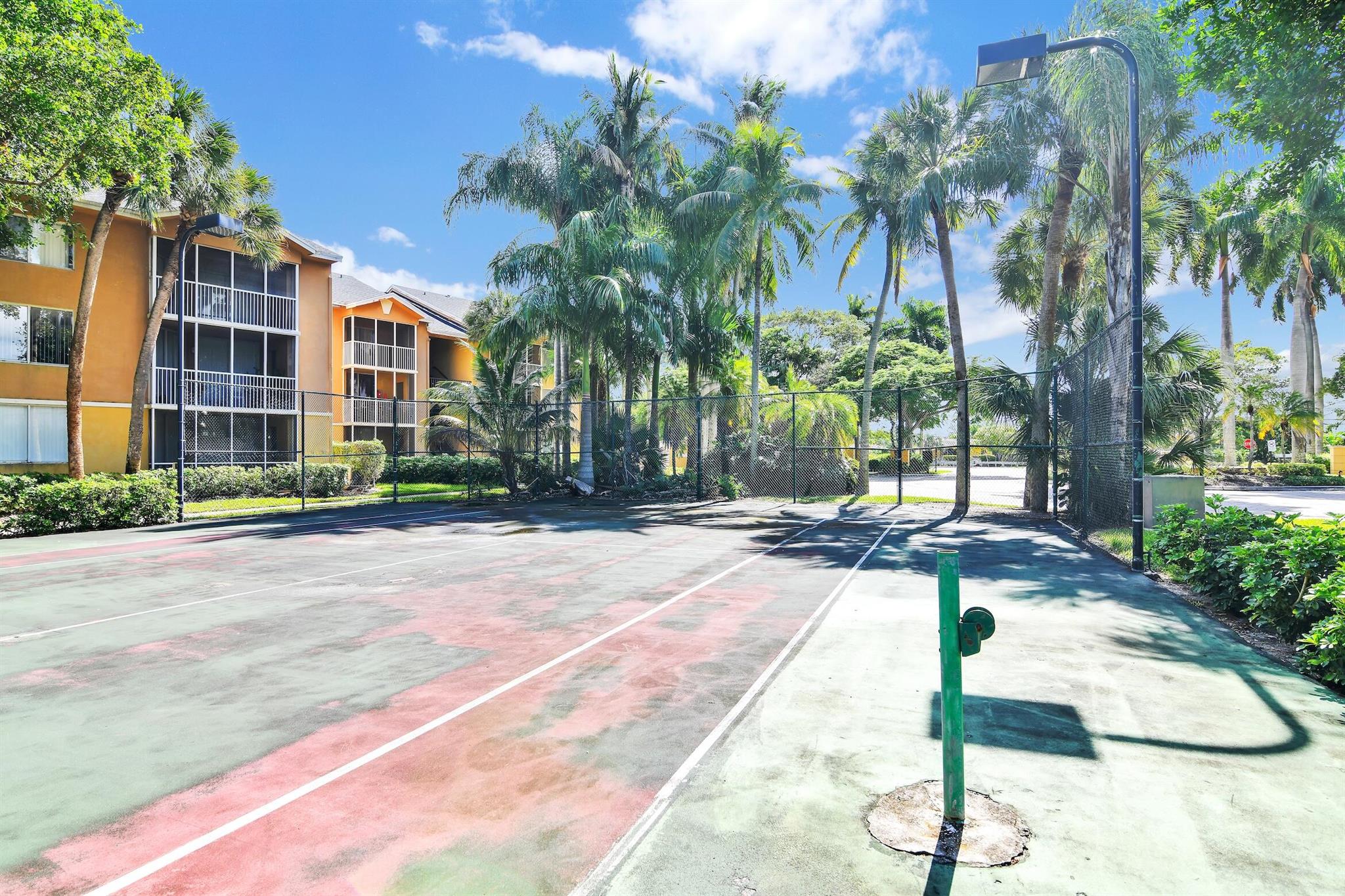 WINDWARD LAKES CONDO - Residential Lease