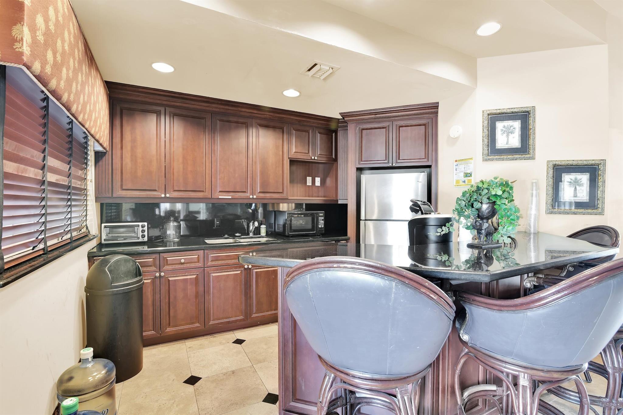 WINDWARD LAKES CONDO - Residential Lease