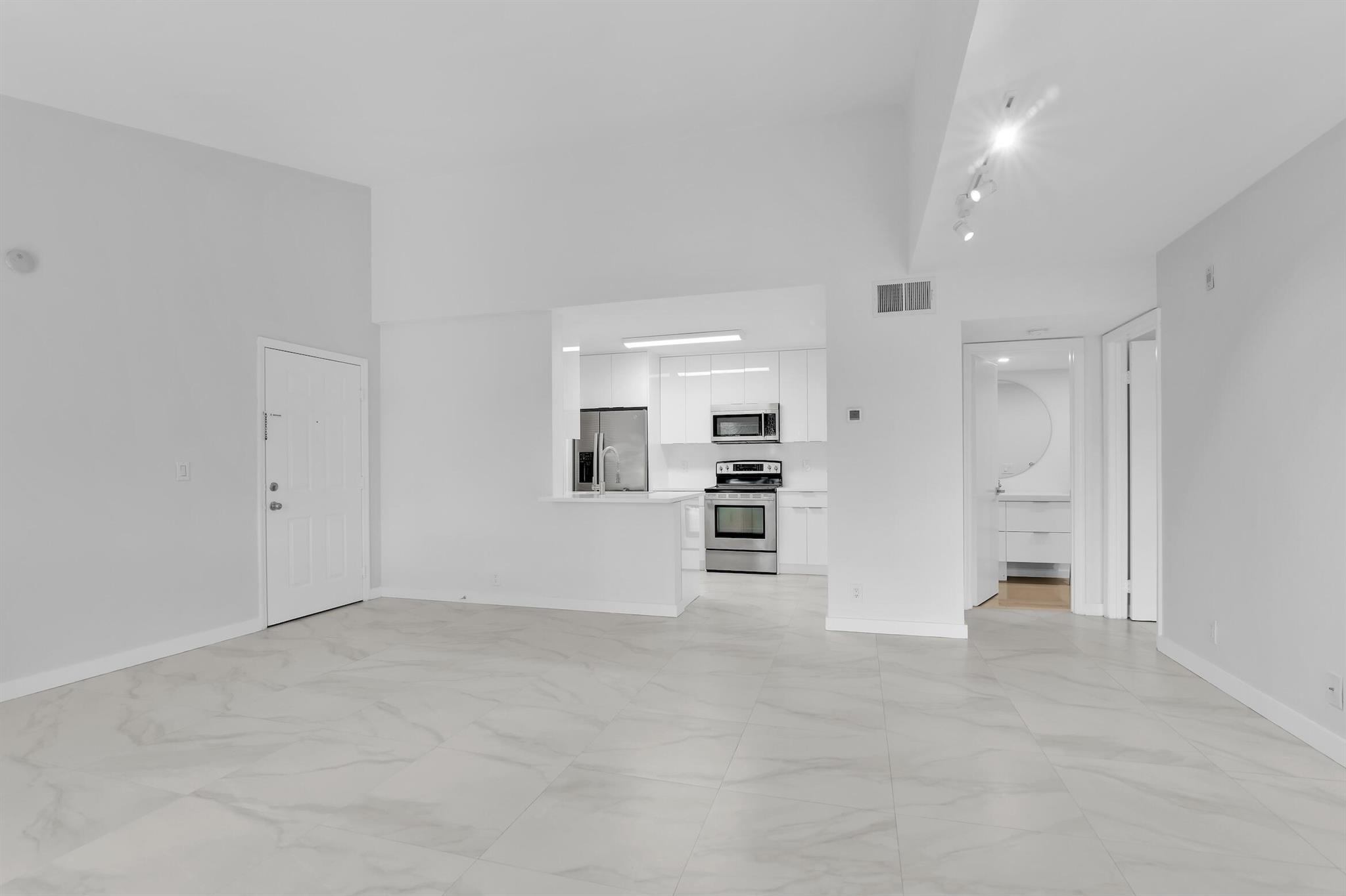 WINDWARD LAKES CONDO - Residential Lease