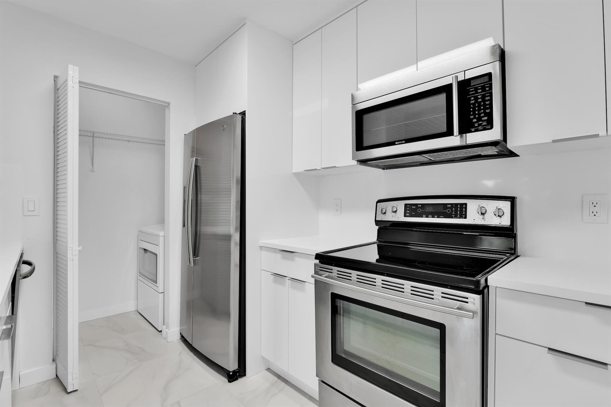 WINDWARD LAKES CONDO - Residential Lease